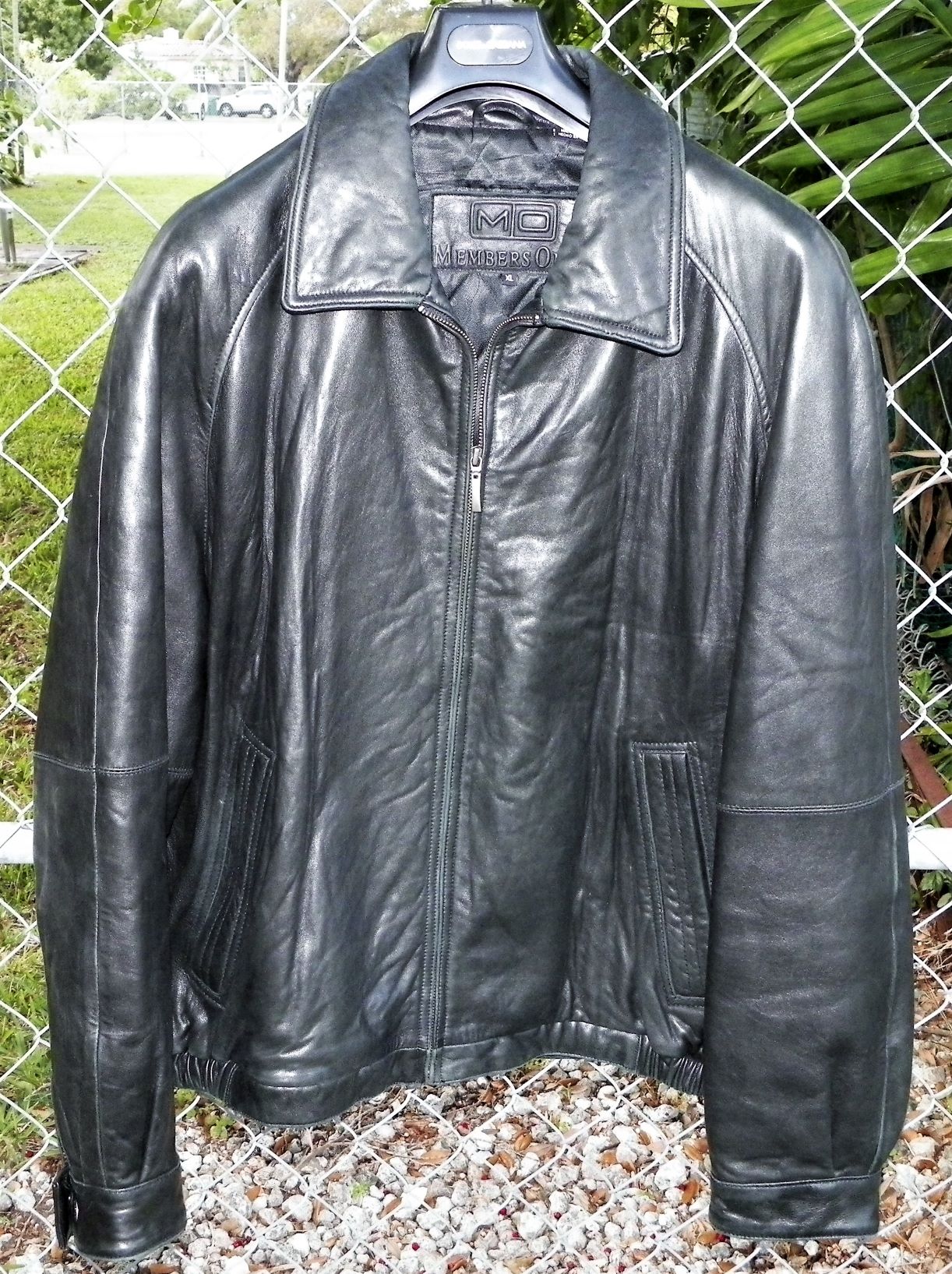 CLOTHES JACKET MEMBERS ONLY LEATHER 1AA.JPG