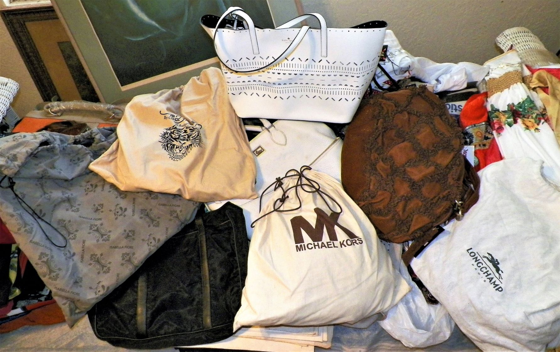 Handbag Comparison: Michael Kors and Louis Vuitton 