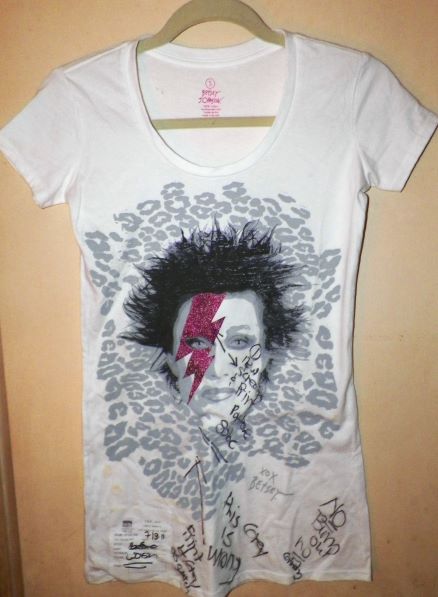 CLOTHES T SHIRT BETSY JOHNSON PROTOTYPE 1AA.JPG