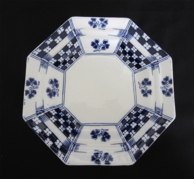 Clpt Blue Shamrock sm plate1 640.jpg