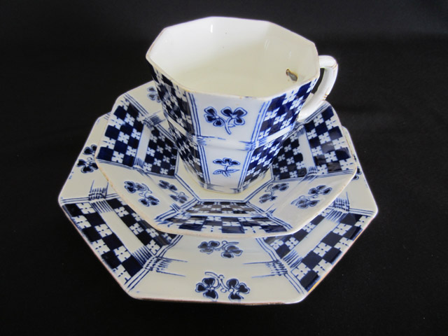 Clpt Blue Shamrock trio c s sm pl1 640.jpg