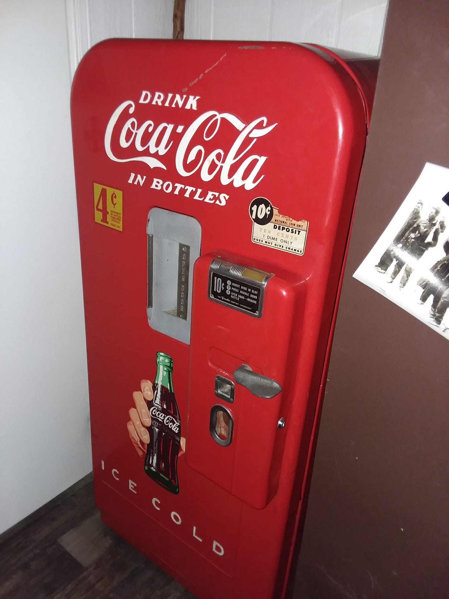 coca cola machine.jpg
