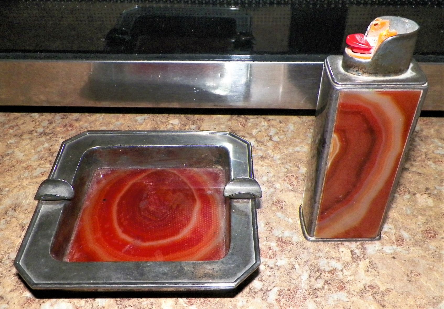 COLLECTIBLE ASHTRAY & LIGHTER STONE ACCENT 1AAA.JPG