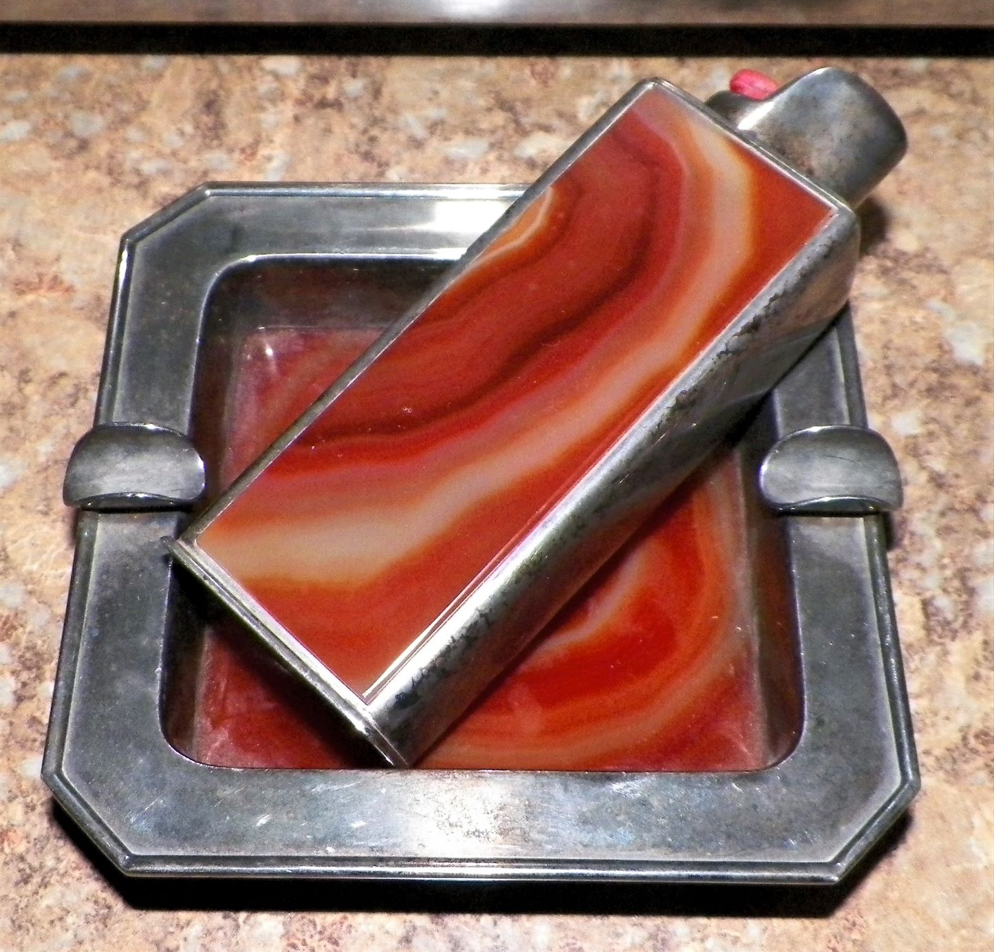 COOL STONE ACCENT GIANT BIC LIGHTER HOLDER w/MATCHING ASHTRAY