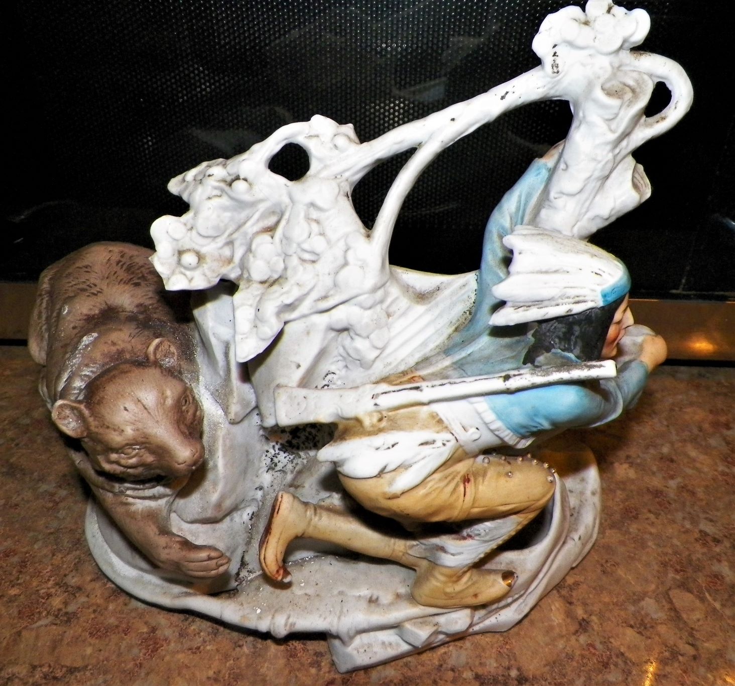 COLLECTIBLE BEAR & INDIAN PLANT HOLDER GERMANY 1AA.JPG