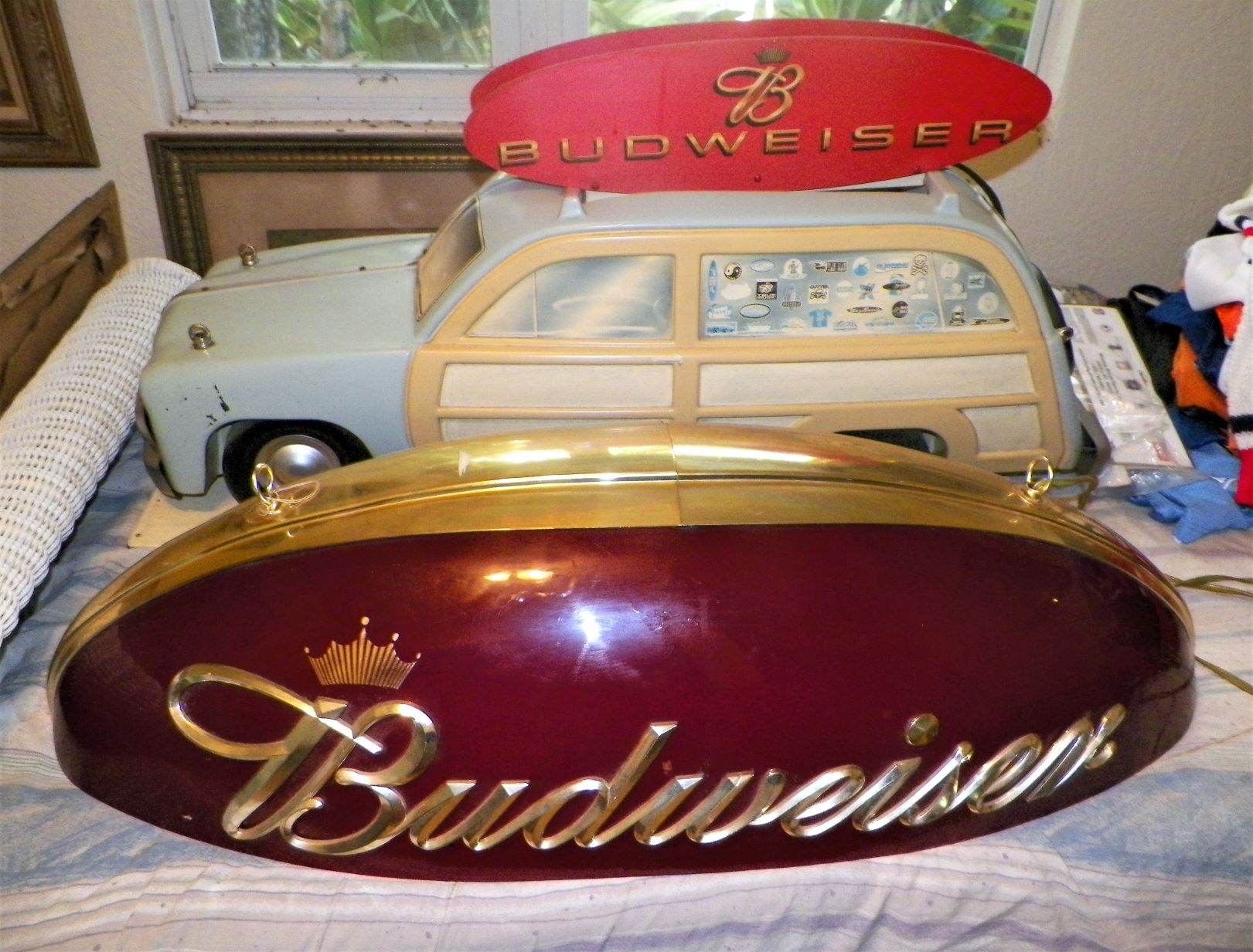 COLLECTIBLE BEER BUDWEISER A GROUP POOL TABLE LAMP LIGHT 1AAzz.jpg