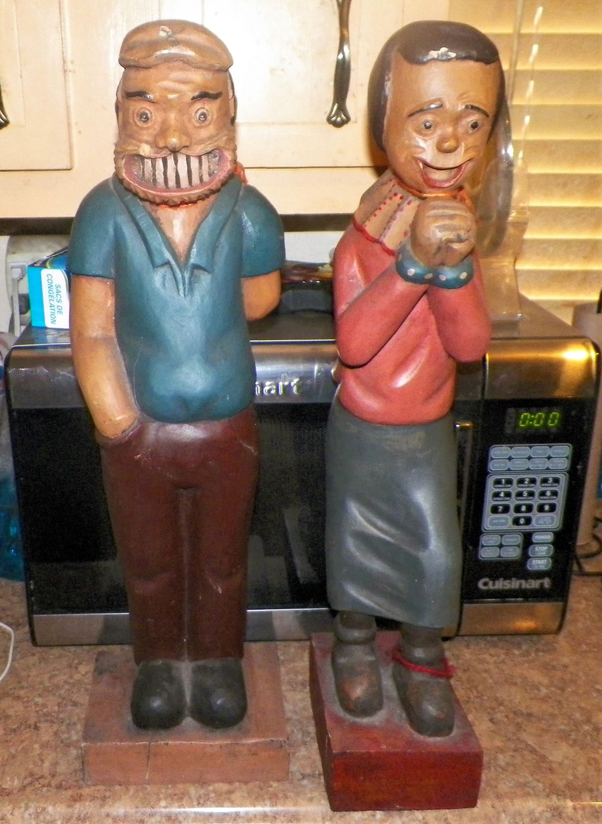 COLLECTIBLE BLUTO & OLIVE OYL WOOD STATUES 1A_AA.JPG