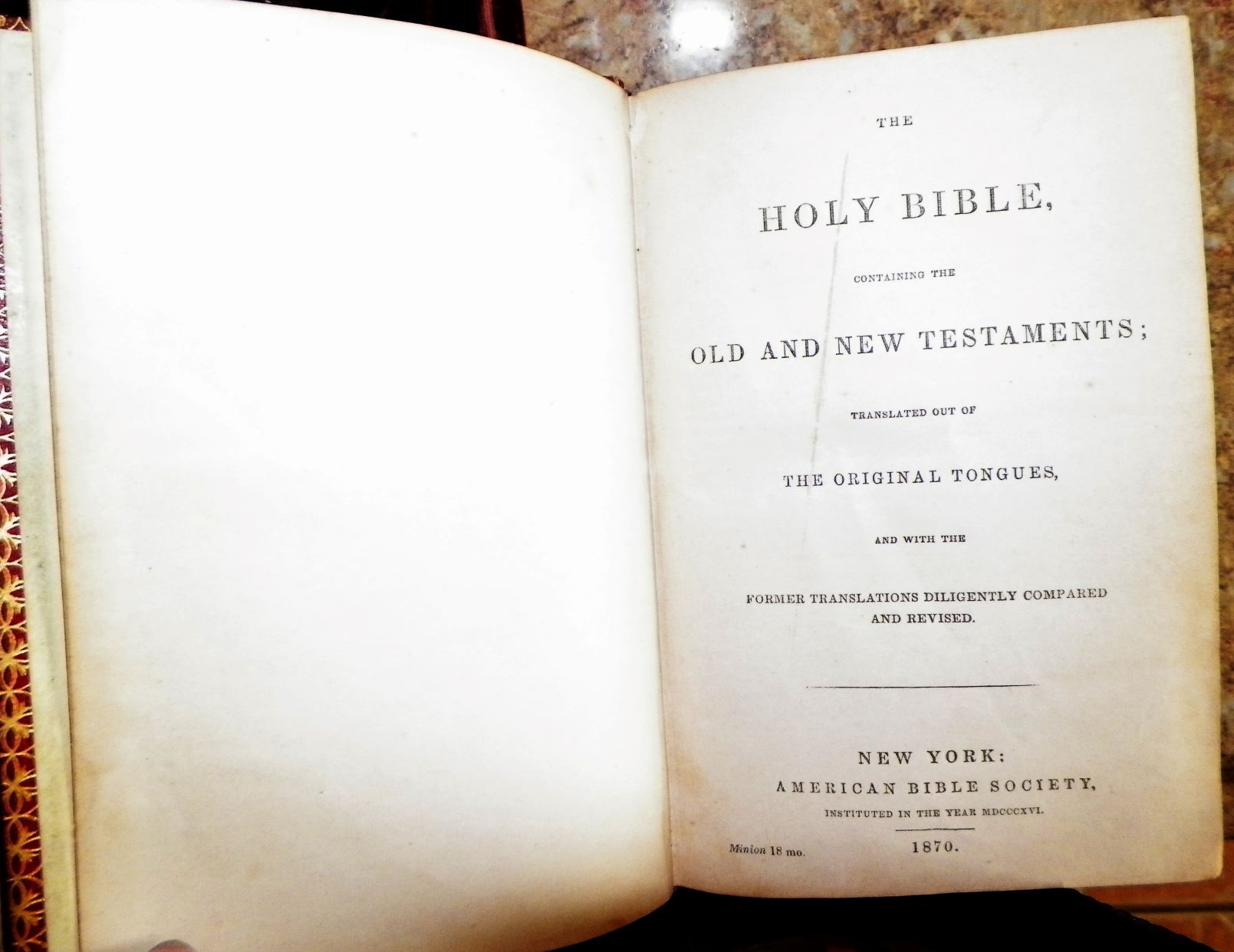 COLLECTIBLE BOOK BIBLES & TORAHS BIBLE BIG RED LEATHER COVER 4AA.jpg