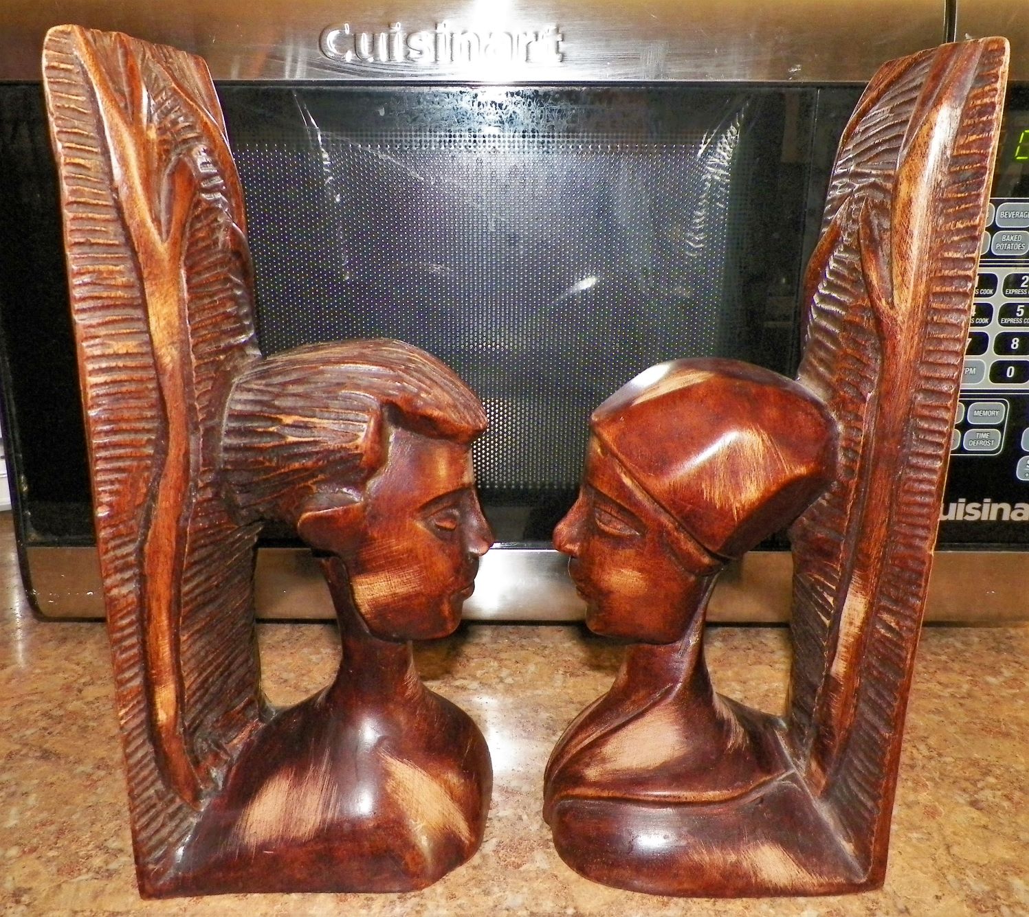COLLECTIBLE BOOK ENDS WOODEN 3AA.JPG