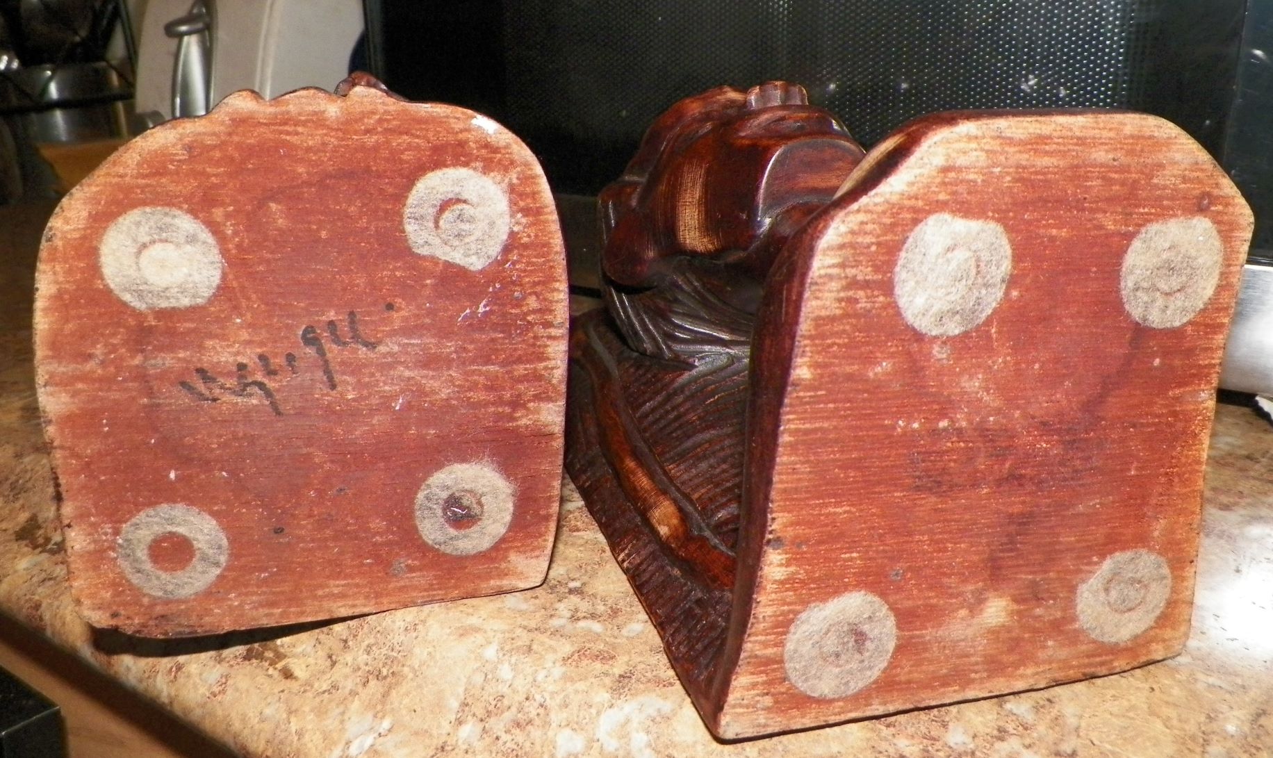 COLLECTIBLE BOOK ENDS WOODEN 5AA.JPG