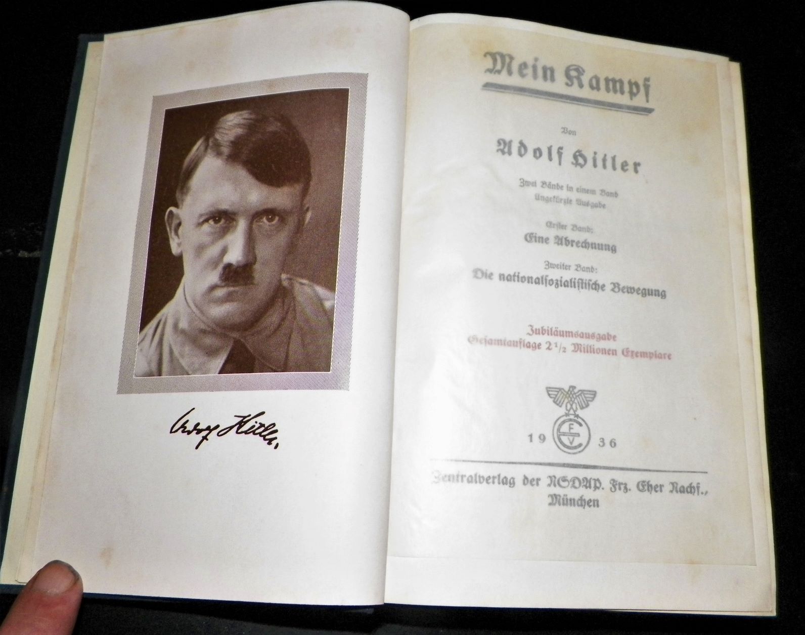 COLLECTIBLE BOOK MEIN KAMPF 3AA.JPG