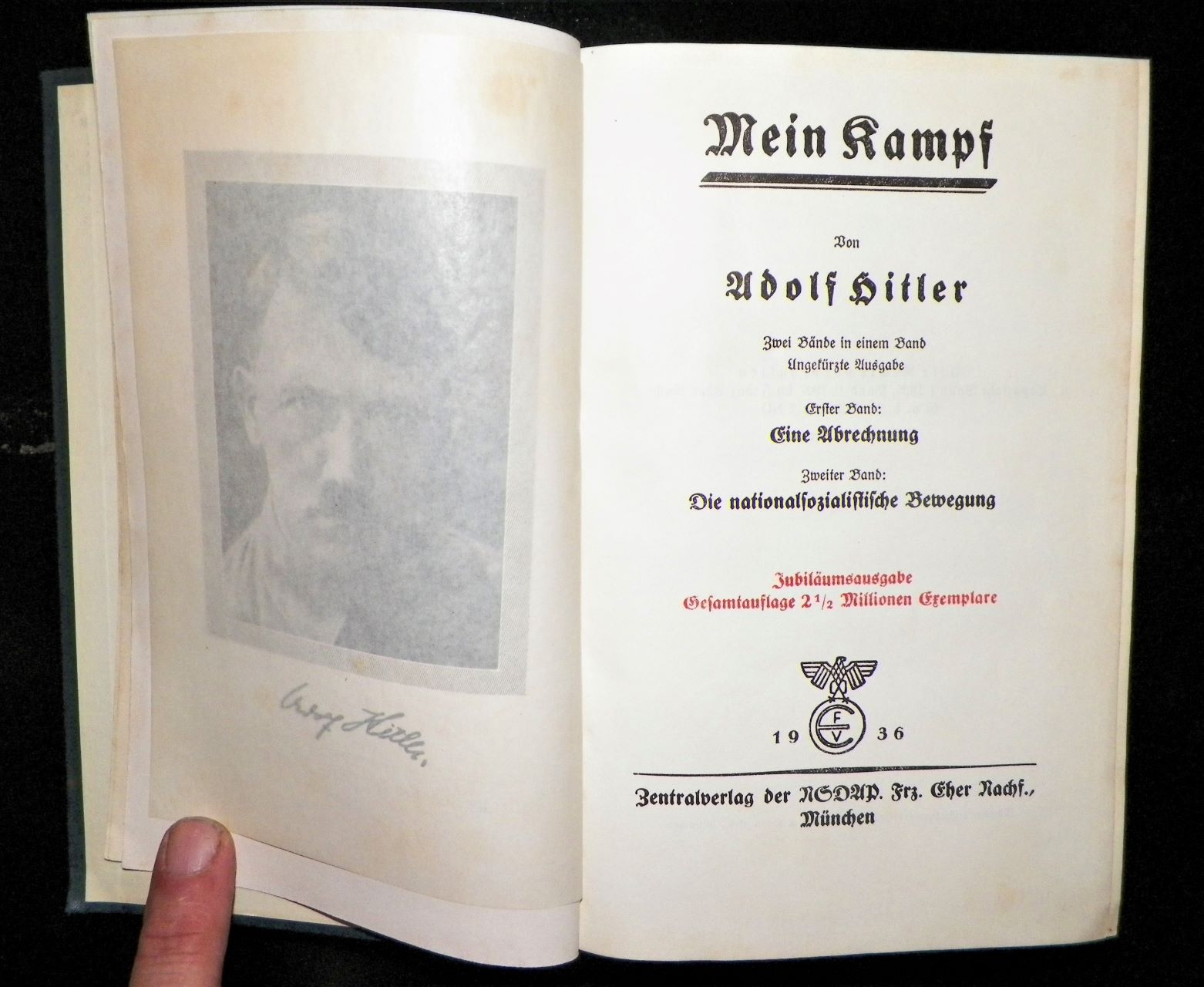 COLLECTIBLE BOOK MEIN KAMPF 4AAz.JPG