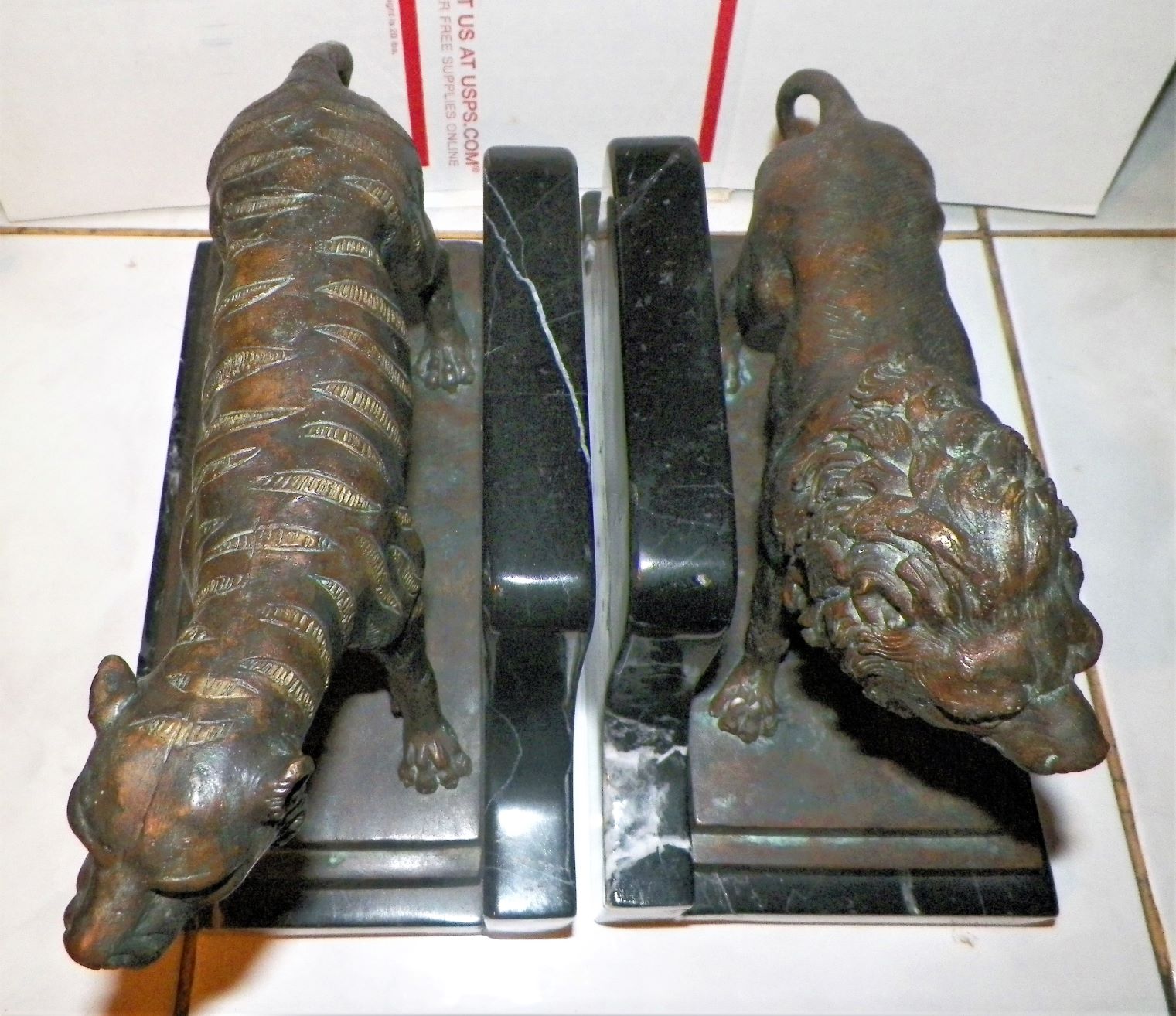 COLLECTIBLE BOOKENDS LION & TIGER BRONZE 1AAAZZ.jpg