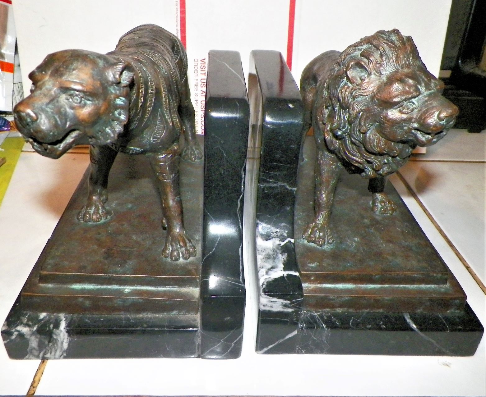 COLLECTIBLE BOOKENDS LION & TIGER BRONZE 1AAzzz.jpg