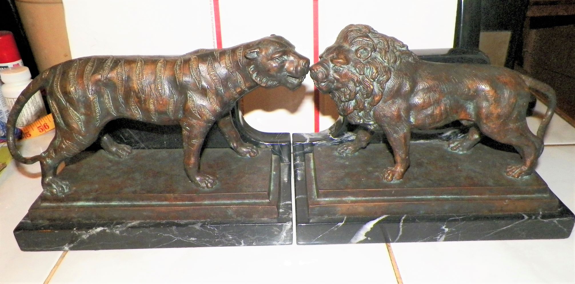 COLLECTIBLE BOOKENDS LION & TIGER BRONZE 7AAZZ.jpg