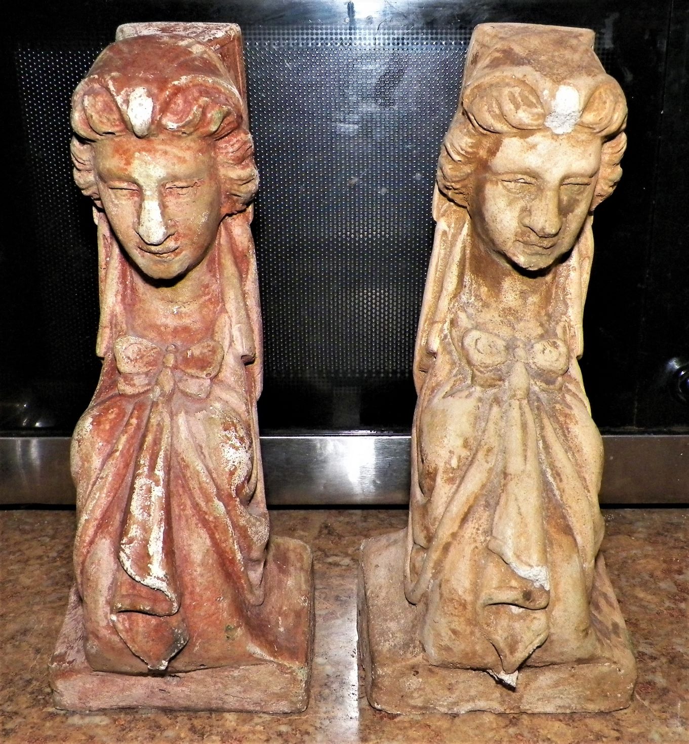 COLLECTIBLE BOOKENDS STONE FACES 1AA.JPG