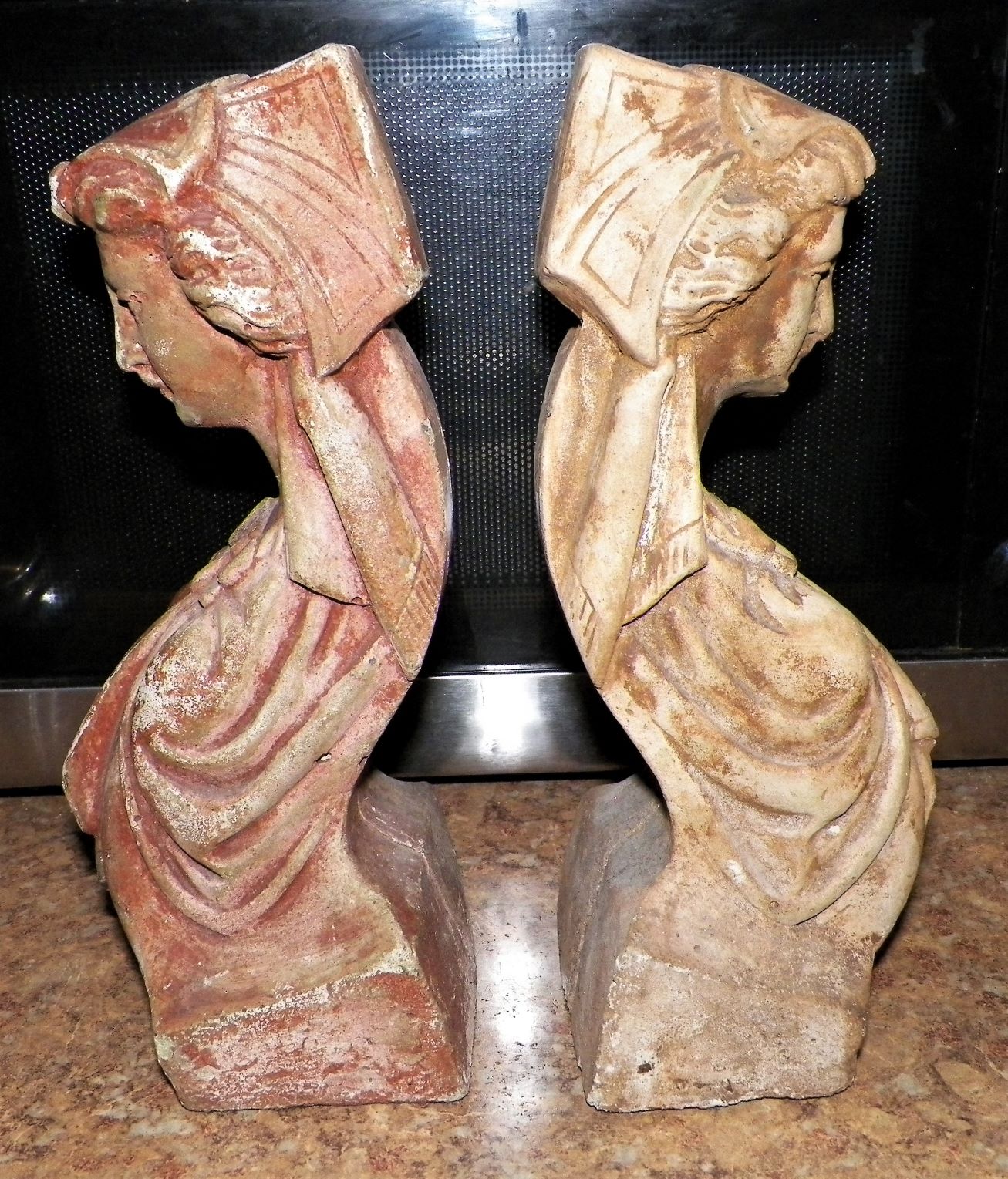 COLLECTIBLE BOOKENDS STONE FACES 3AA.JPG