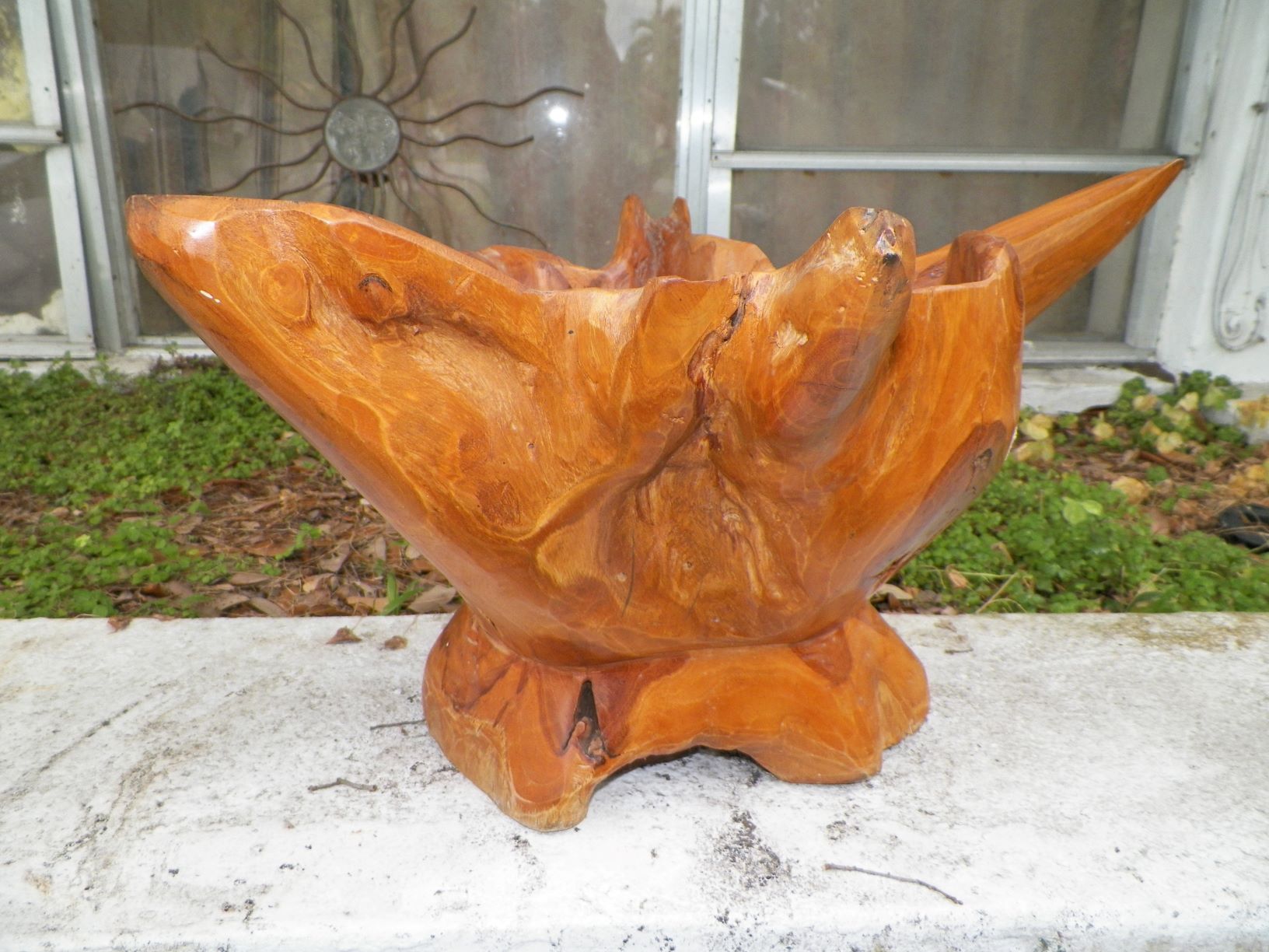 COLLECTIBLE BOWL WOOD LARGE 1AAA.JPG