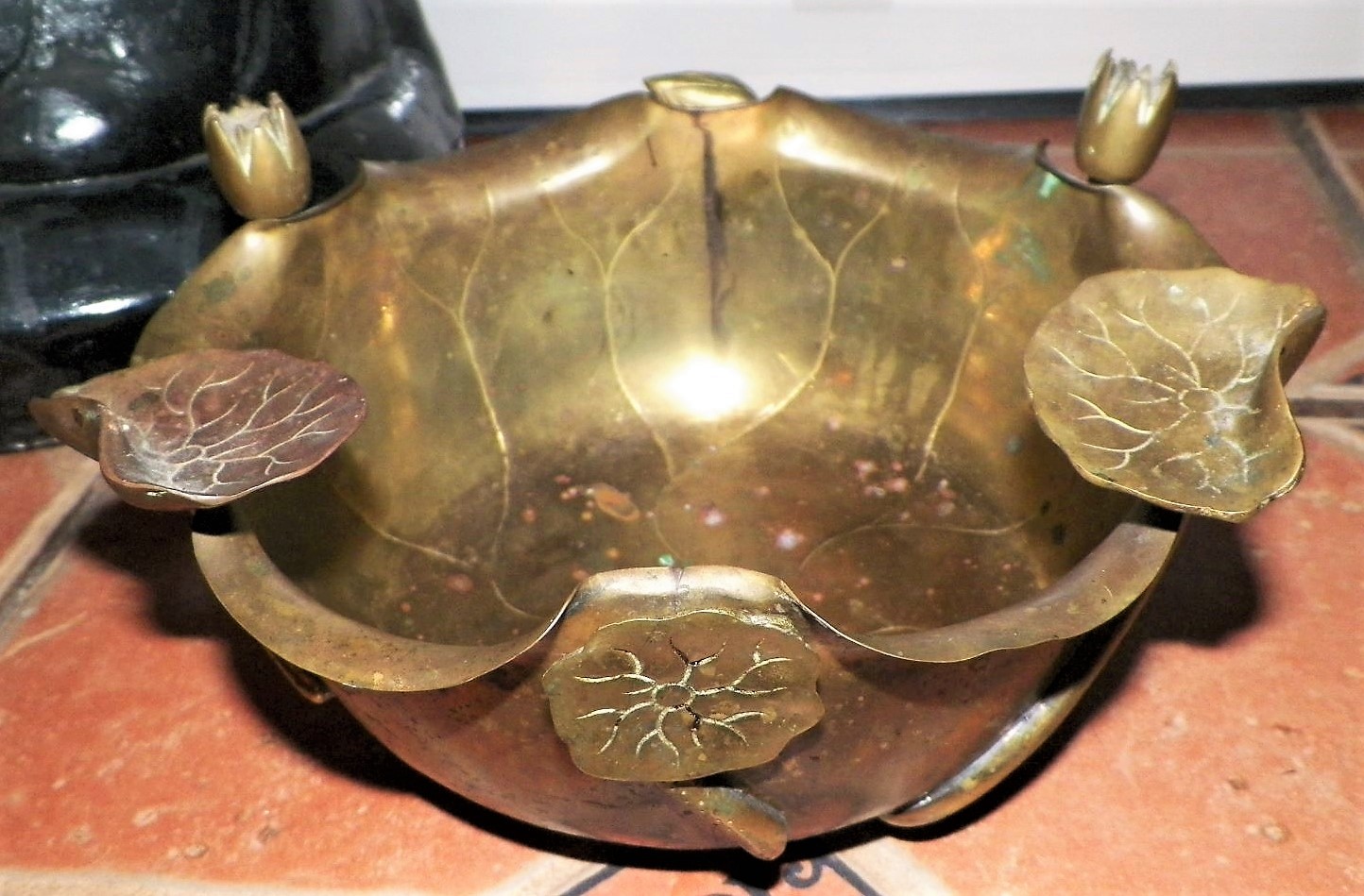 COLLECTIBLE BRASS BOWL FLOWERS AND VINES 2AA.JPG