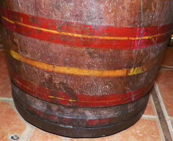 COLLECTIBLE BUCKET WOOD ANTIQUE 2AA.JPG
