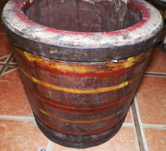 COLLECTIBLE BUCKET WOOD ANTIQUE 2BAA.JPG