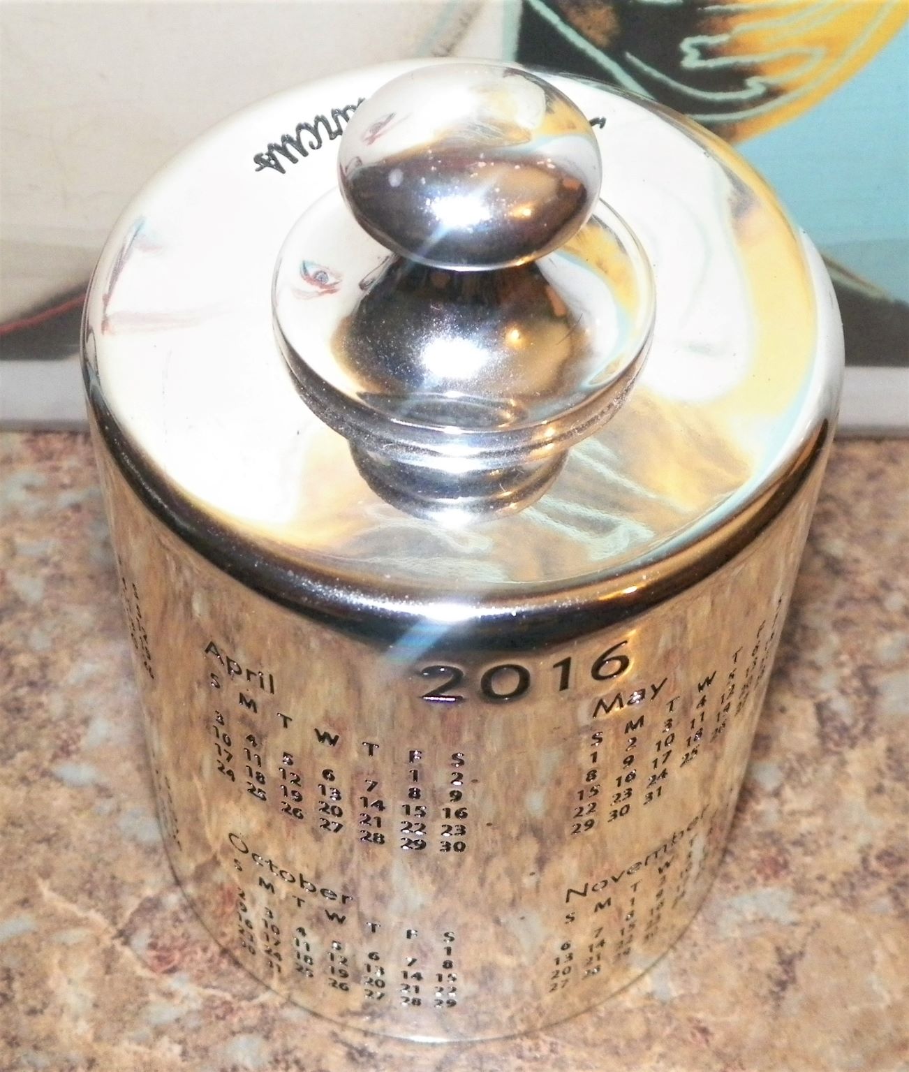 COLLECTIBLE CALANDER NEIMAN MARCUS 1AAA.JPG