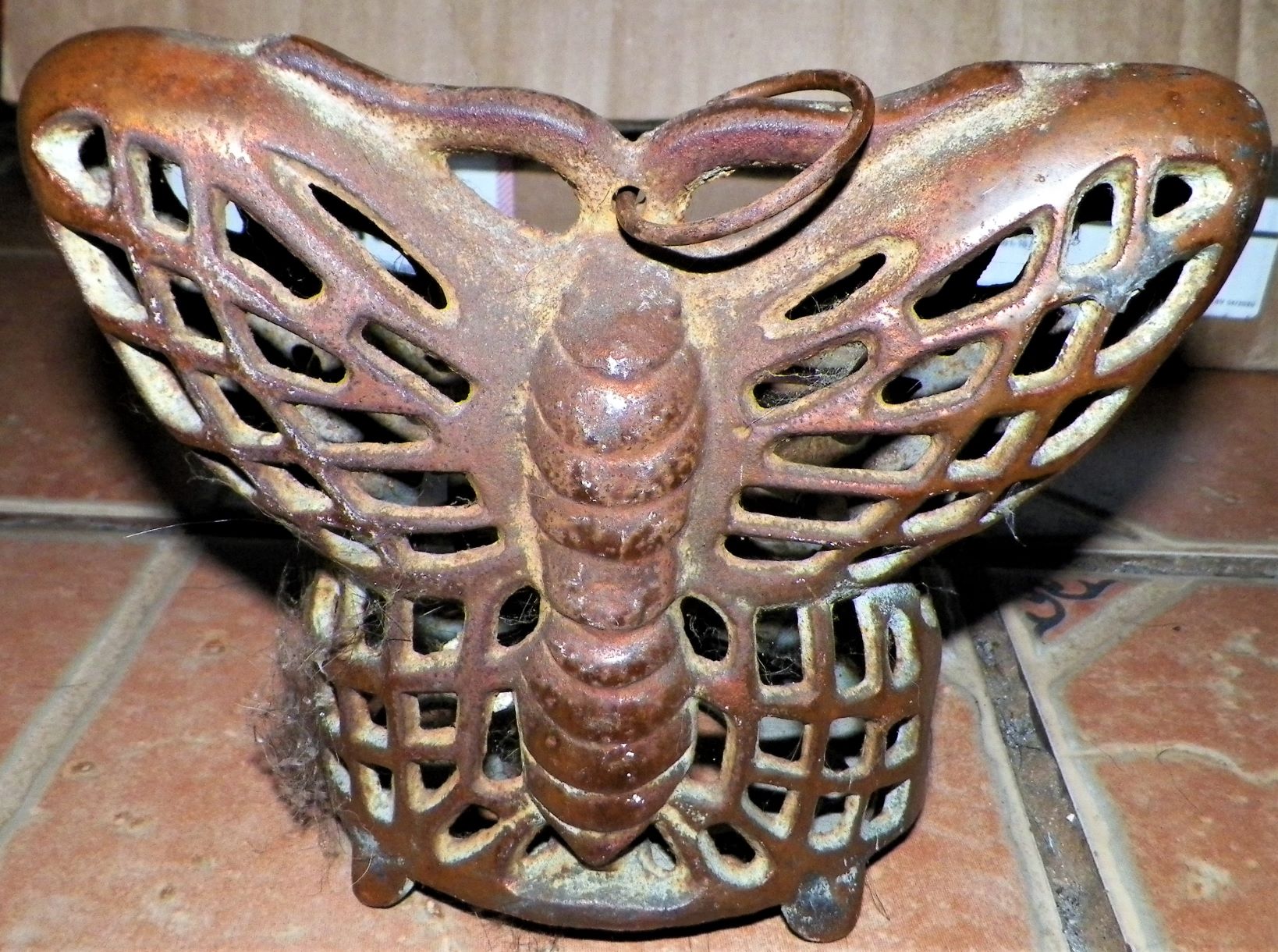 COLLECTIBLE CAST IRON BUTTERFLY INCENSE HOLDERS 6 x 7  &  9 x 11  5AA.JPG