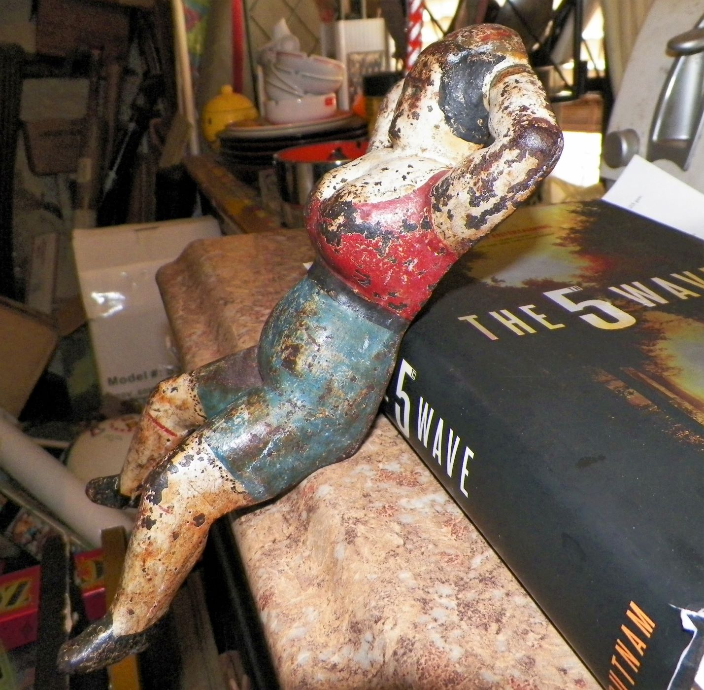 COLLECTIBLE CAST IRON MUSCLE WOMAN DOOR STOP 1BAA.JPG