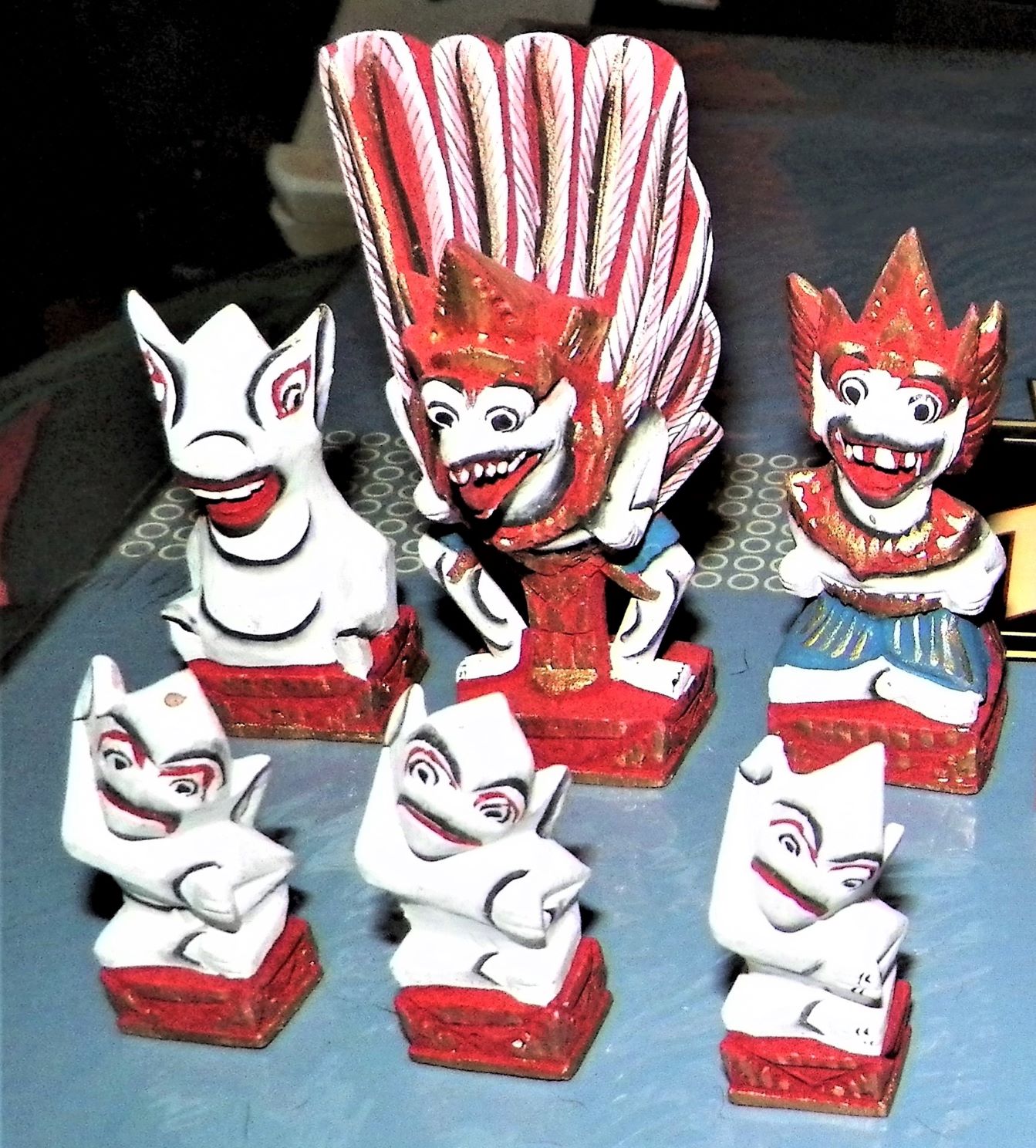COLLECTIBLE CHESS PIECES THAILAND 1AAA.JPG