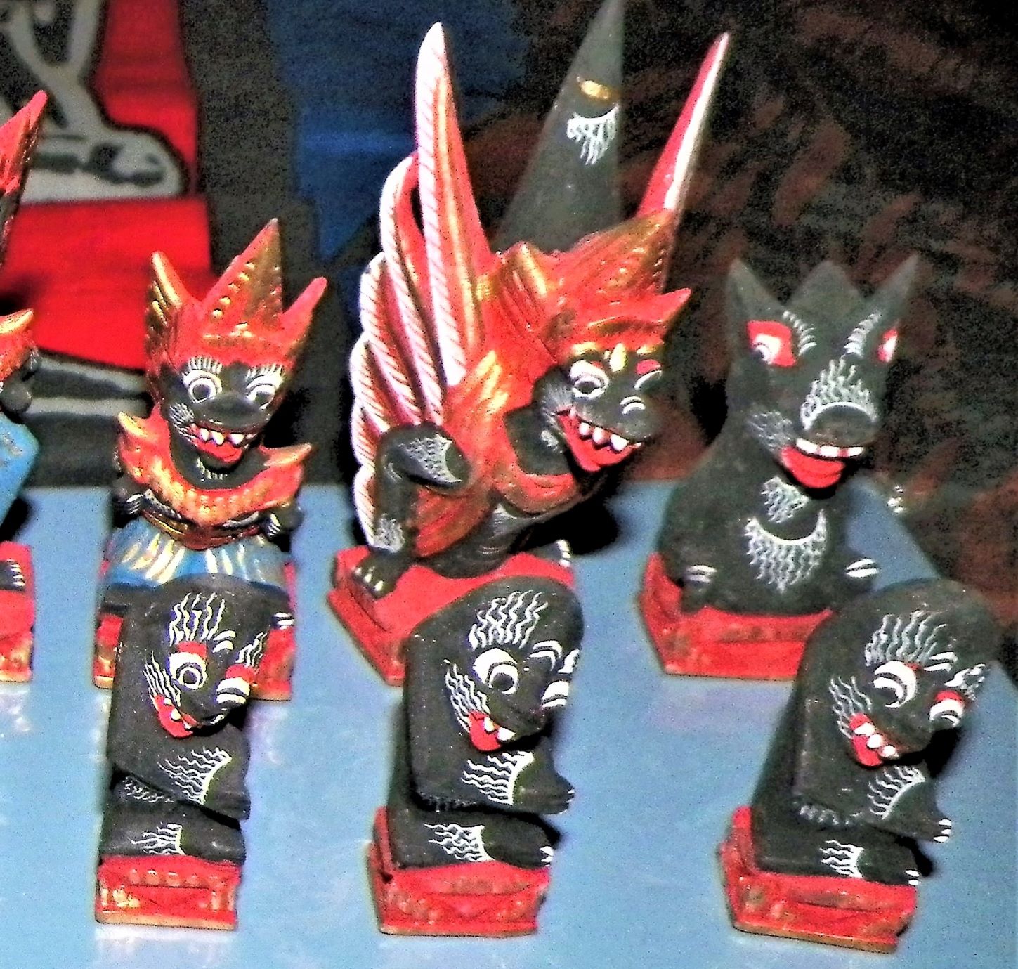 COLLECTIBLE CHESS PIECES THAILAND 2AAA.JPG