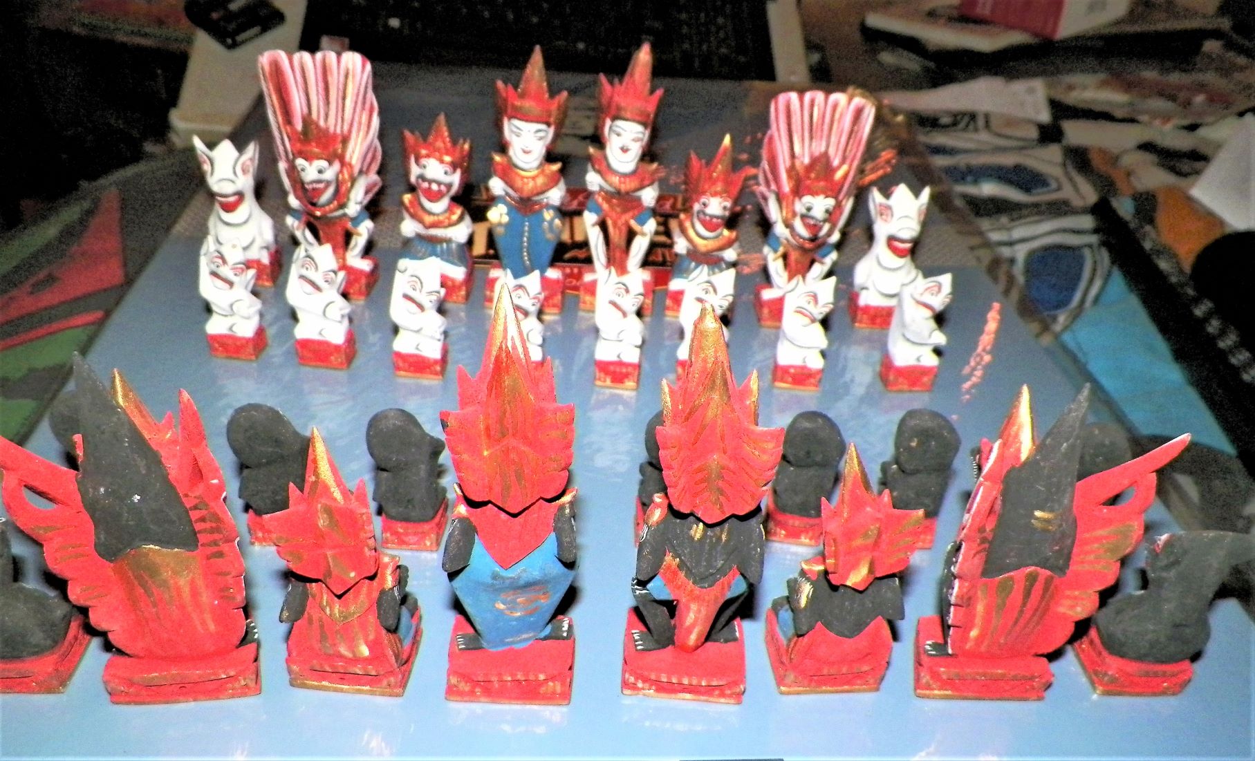 COLLECTIBLE CHESS PIECES THAILAND 4AA.JPG