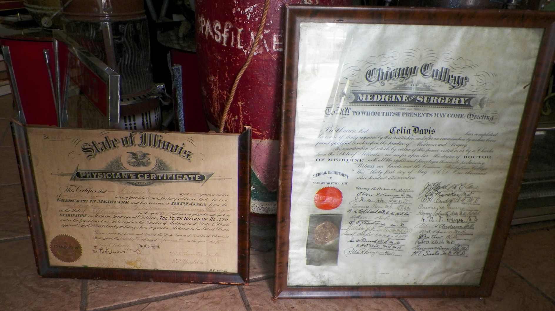 COLLECTIBLE DEGREE DIPLOMA MEDICAL 1AA.JPG