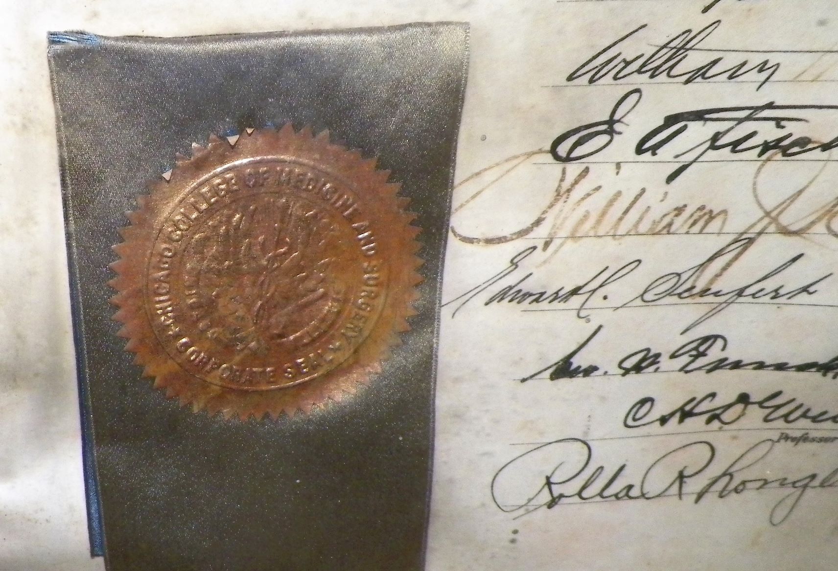 COLLECTIBLE DEGREE DIPLOMA MEDICAL 4AAA.JPG