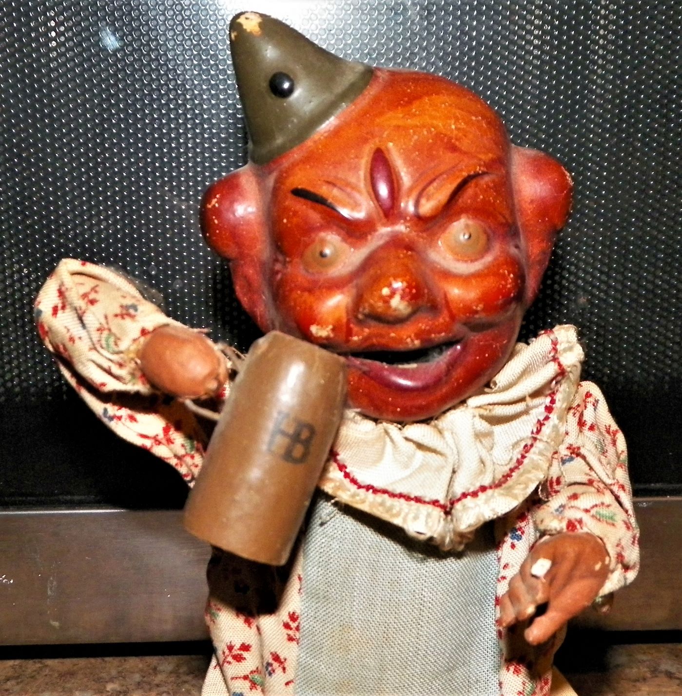 COLLECTIBLE DEVIL DRUNK PAPER MACHE 1BAA.JPG