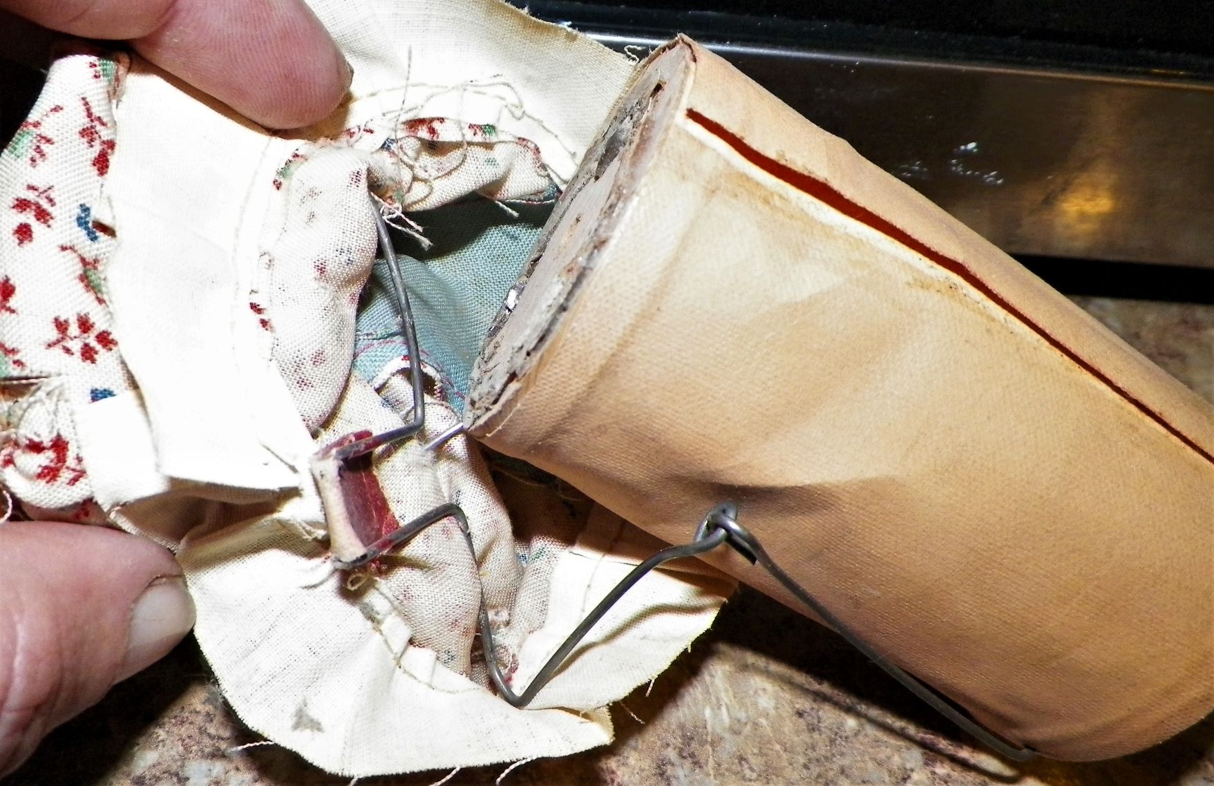 COLLECTIBLE DEVIL DRUNK PAPER MACHE 8AA.JPG