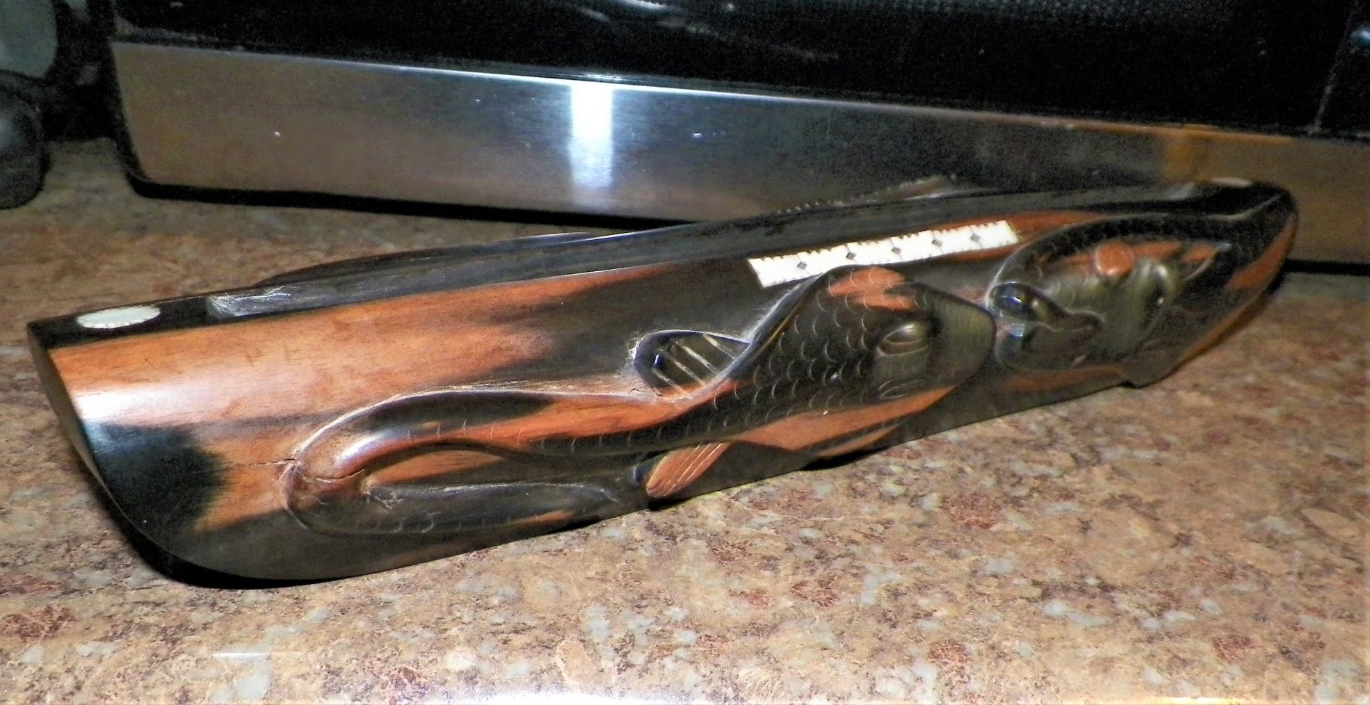 COLLECTIBLE ESKIMO CARVING  LOOM MAYBE 1A_A_AAA.JPG