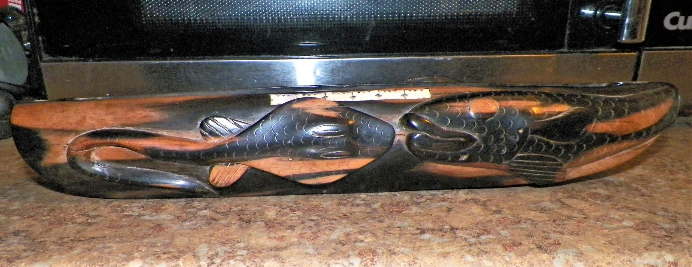 COLLECTIBLE ESKIMO CARVING  LOOM MAYBE 2AA.JPG