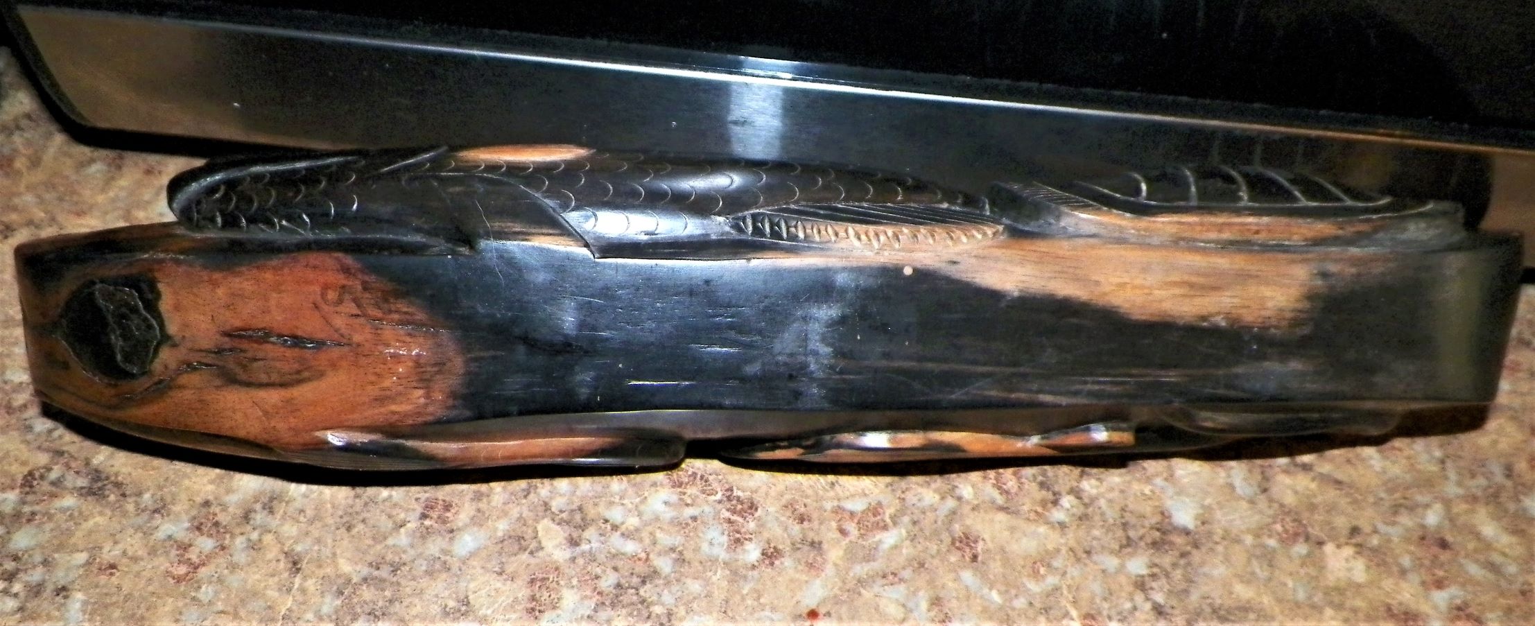 COLLECTIBLE ESKIMO CARVING  LOOM MAYBE 5AA.JPG