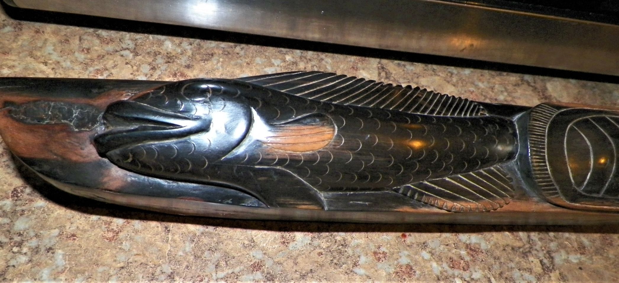 COLLECTIBLE ESKIMO CARVING  LOOM MAYBE 6AA.JPG