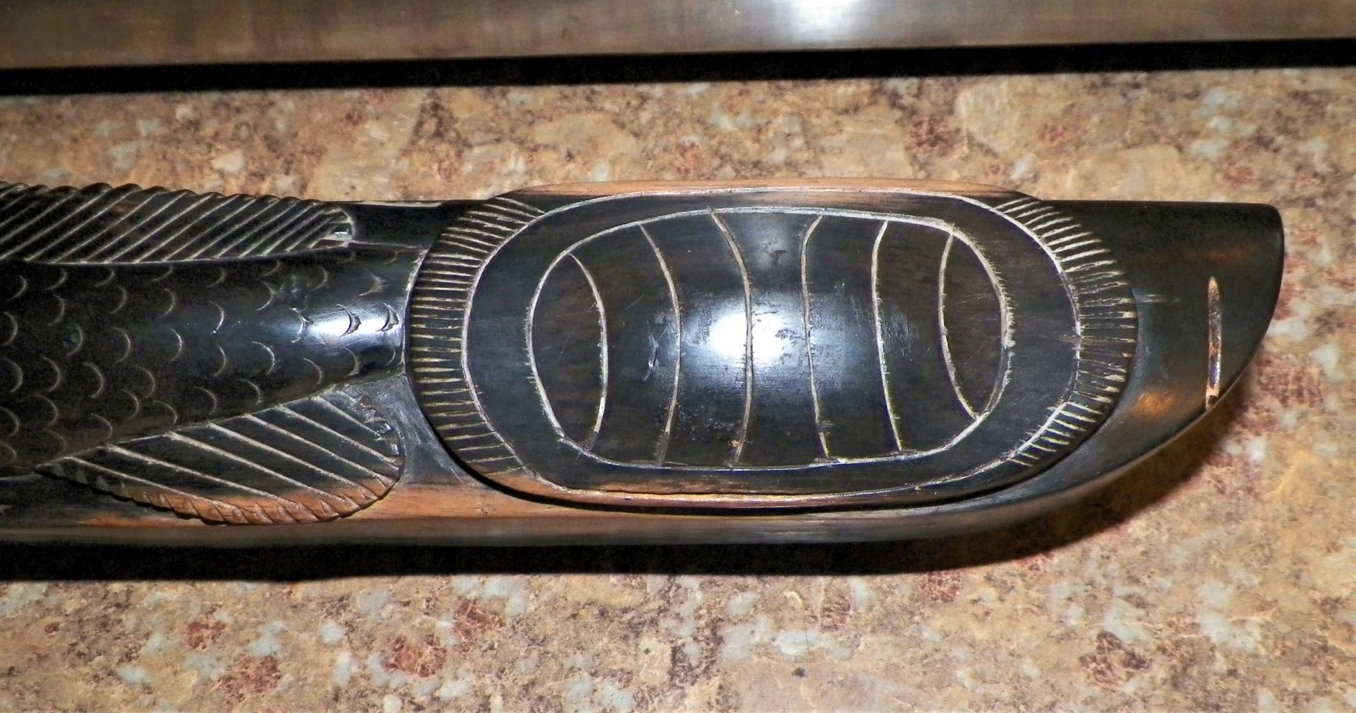 COLLECTIBLE ESKIMO CARVING  LOOM MAYBE 6AAA.JPG