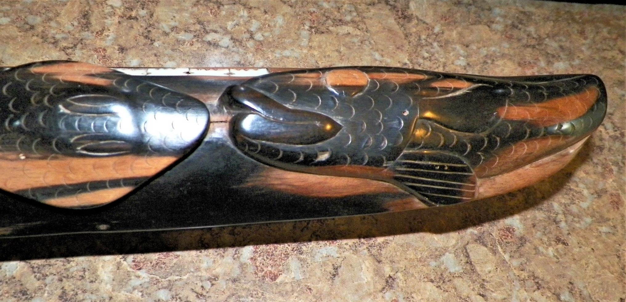 COLLECTIBLE ESKIMO CARVING  LOOM MAYBE 7AAA.JPG