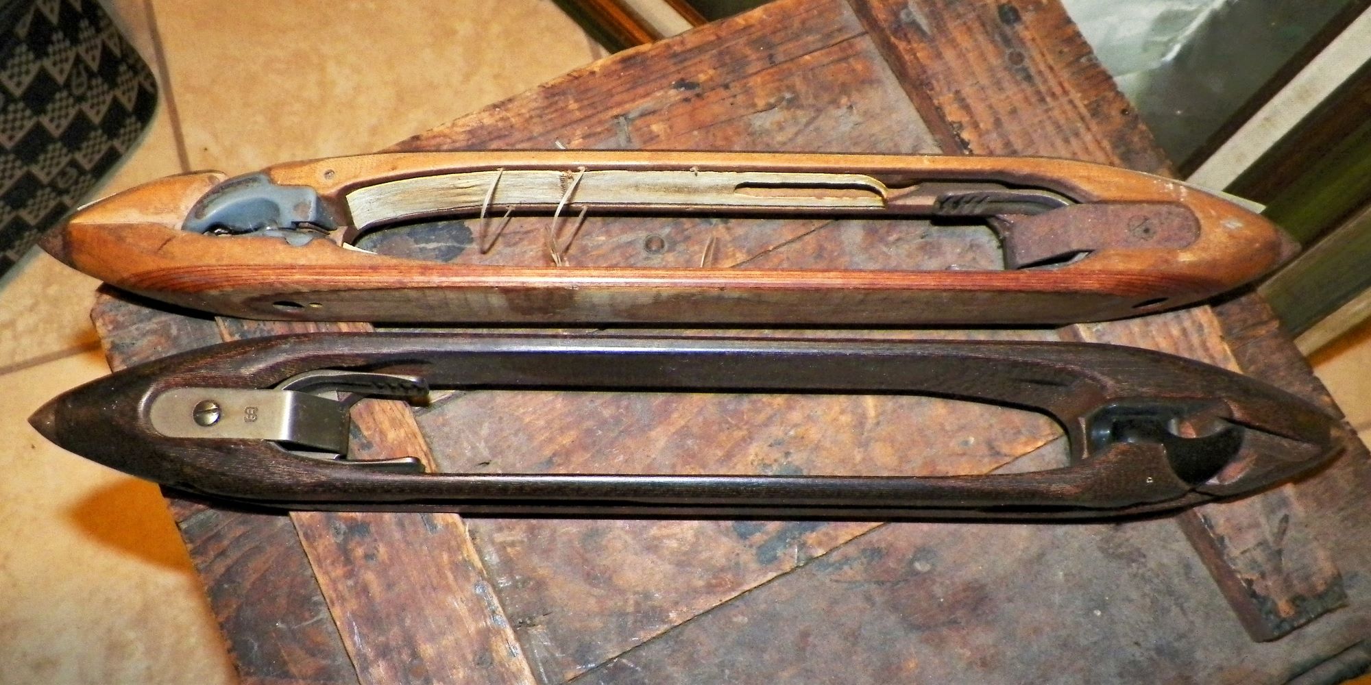 COLLECTIBLE ESKIMO CARVING  LOOM MAYBE 9AA.JPG