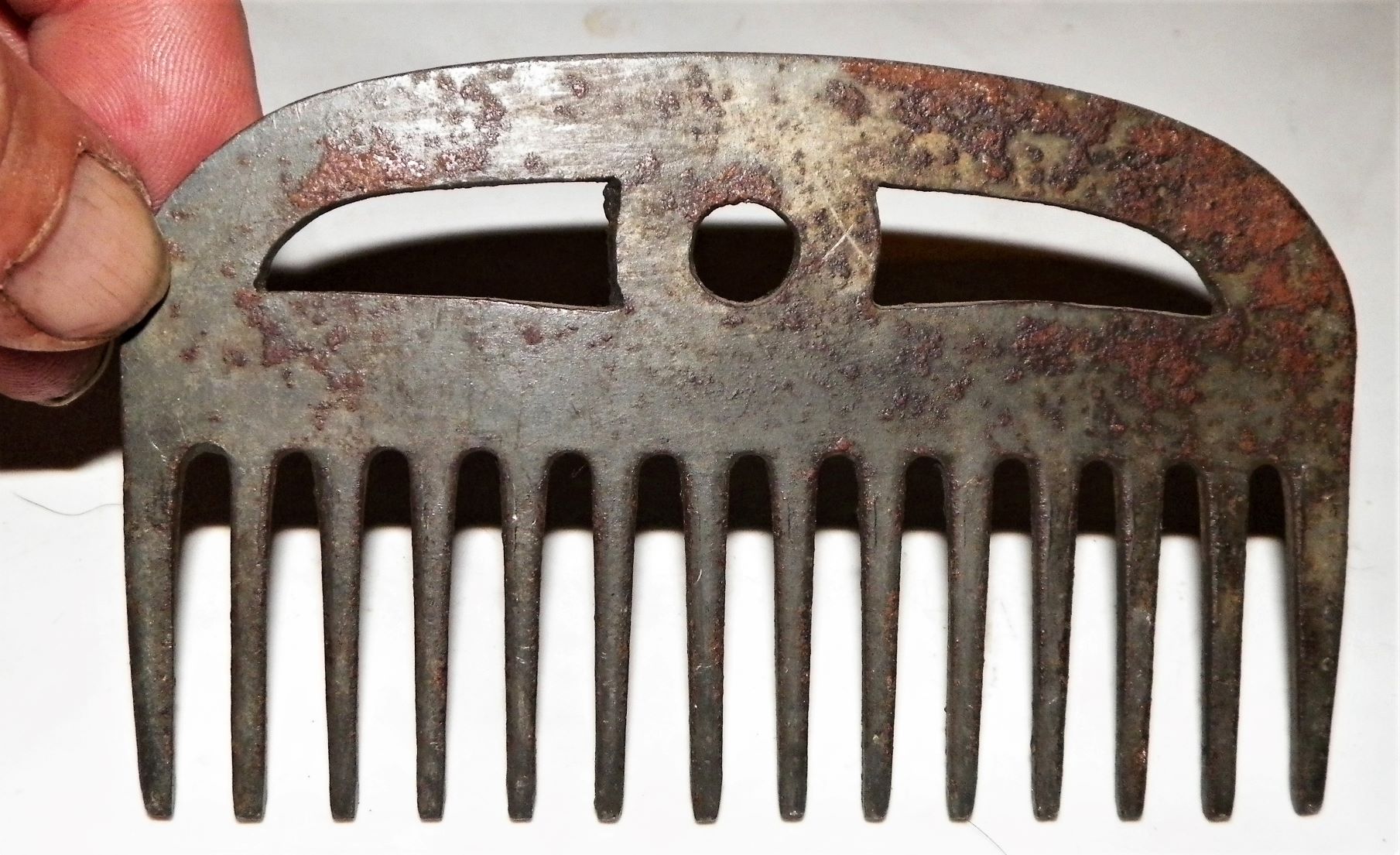 WHAT ARE THESE? ANTIQUE HORSE COMBS? Antiques Board
