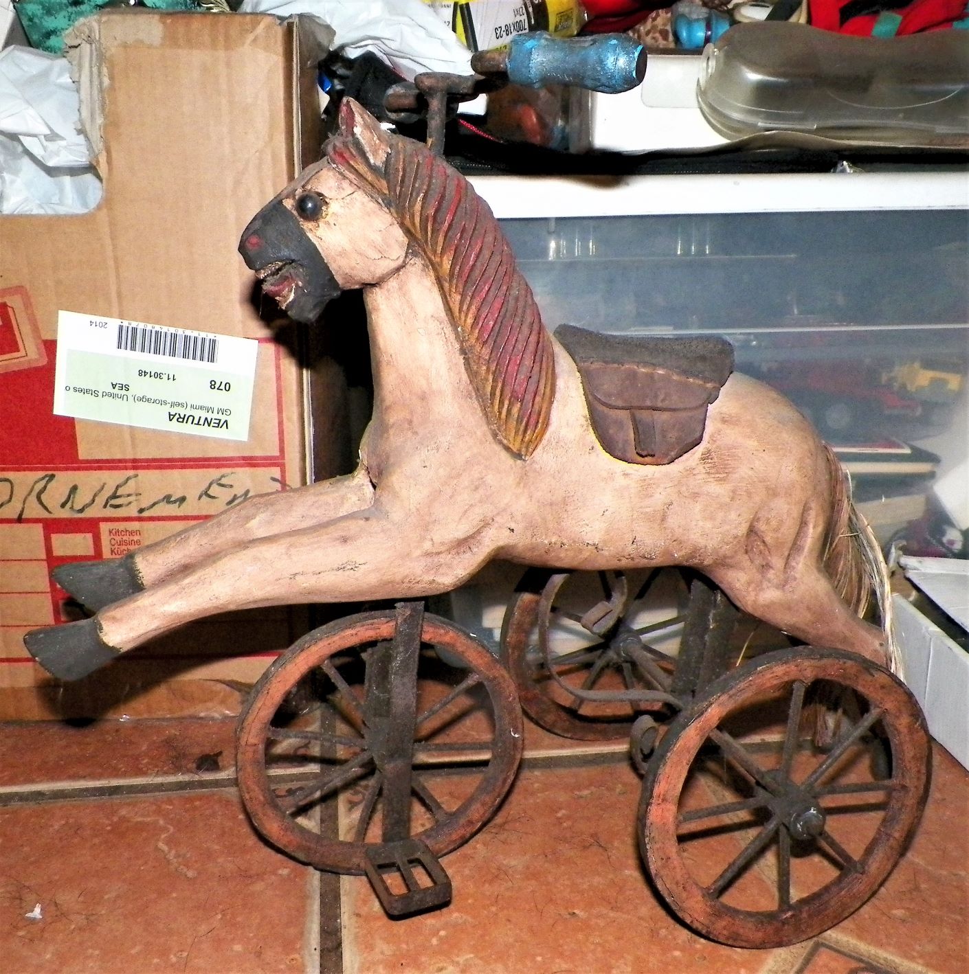 COLLECTIBLE HORSE PULL TOY CARVED 1AA.JPG