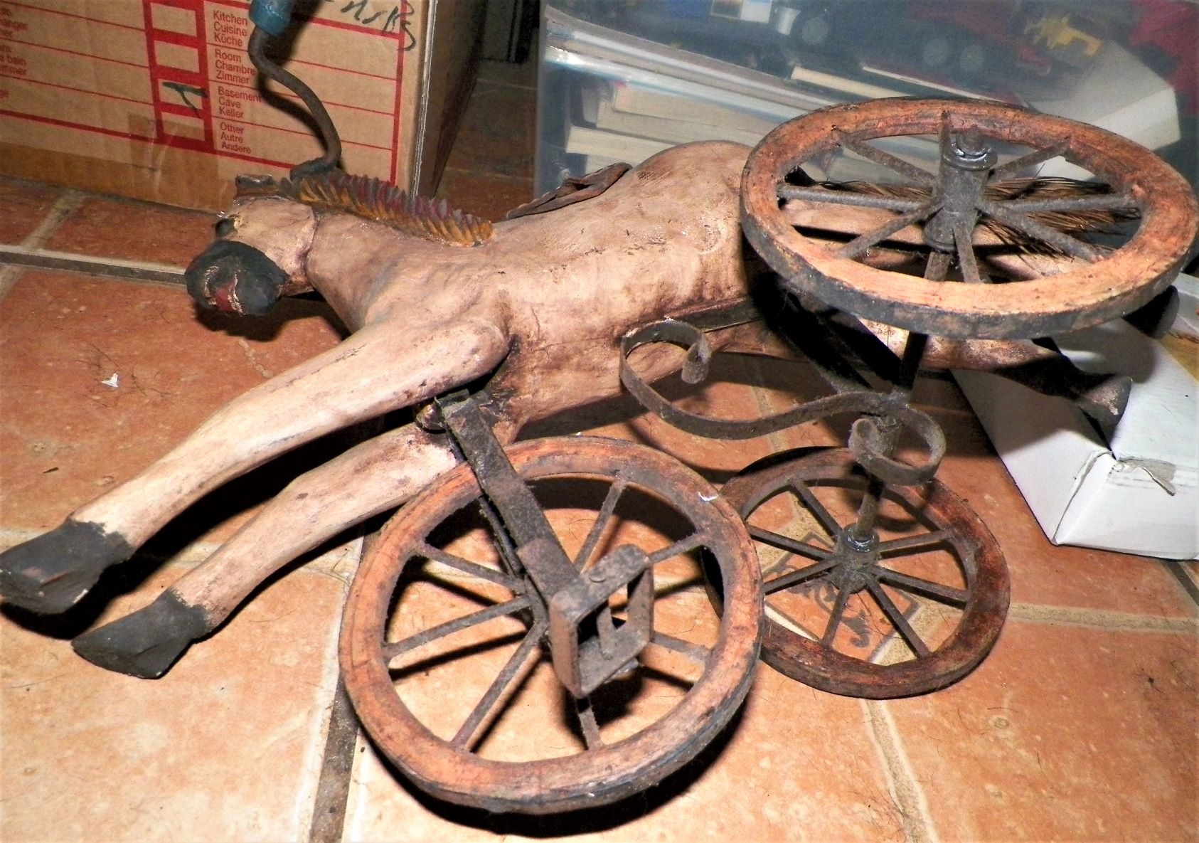 COLLECTIBLE HORSE PULL TOY CARVED 2AAA.JPG