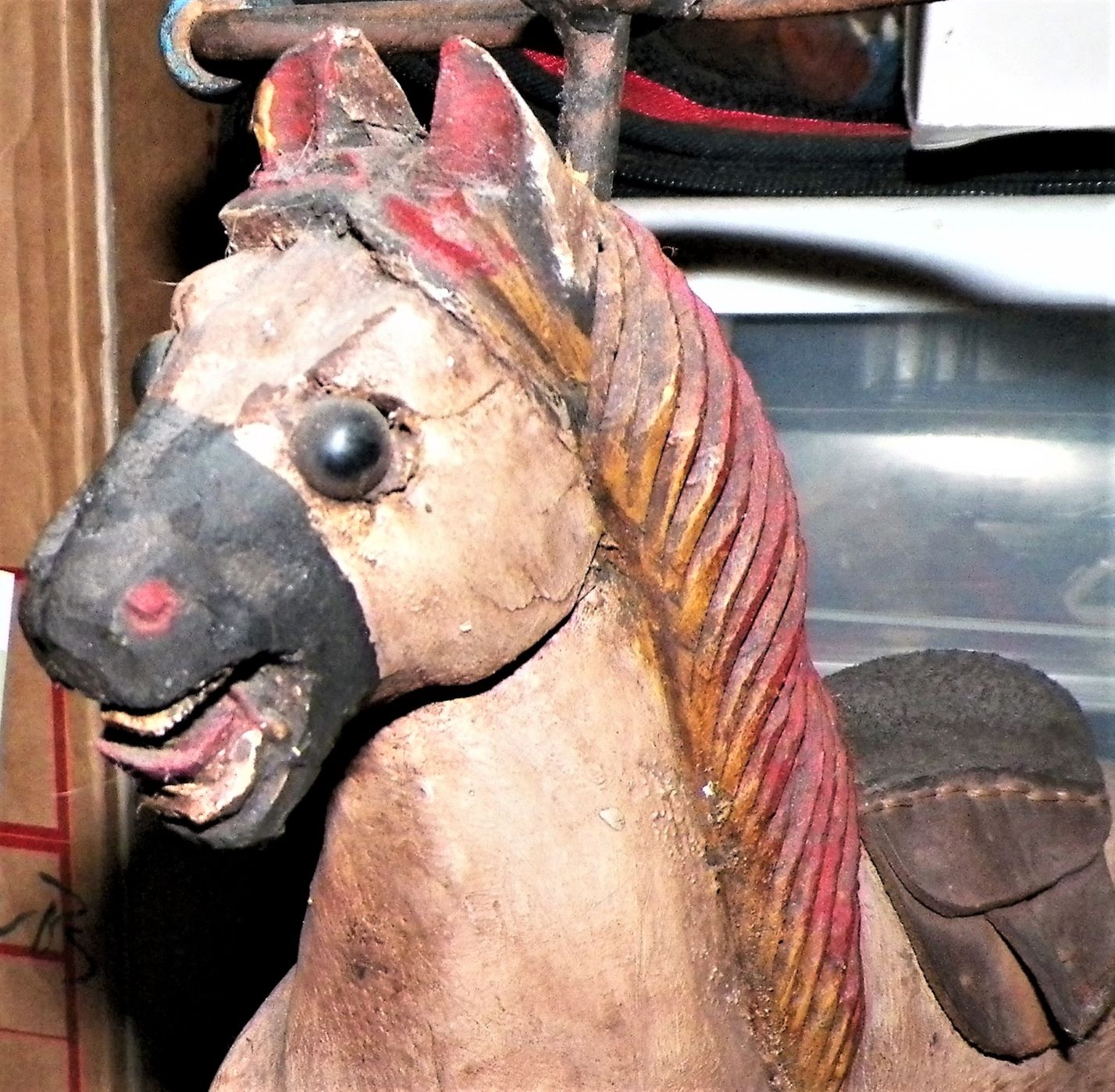 COLLECTIBLE HORSE PULL TOY CARVED 2BBA.JPG