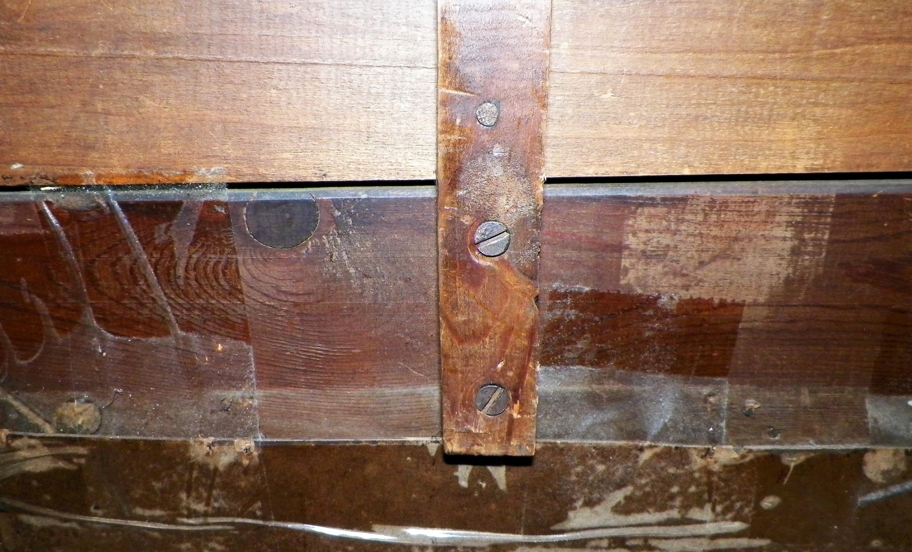 COLLECTIBLE KEY RING BOX 4AAA.JPG