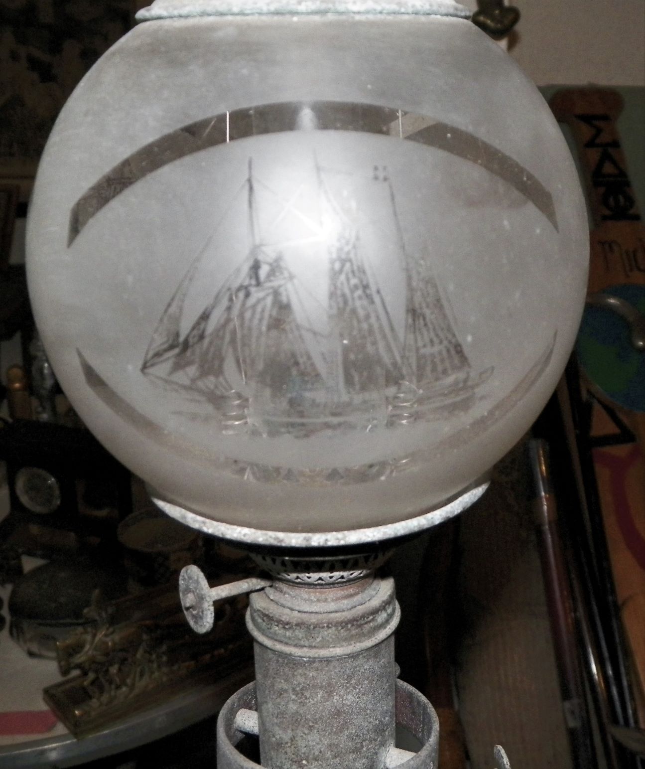 COLLECTIBLE NAUTICAL LANTERN WALL MOUNT 4AA RESIZED.JPG