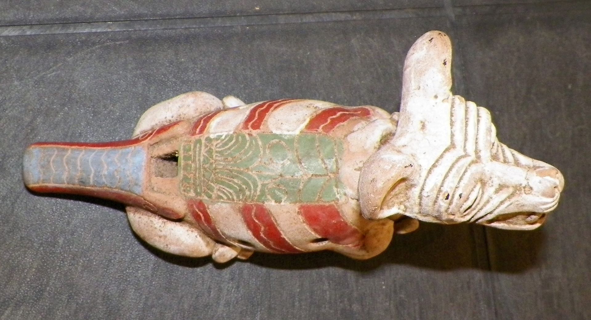 COLLECTIBLE POTTERY DOG WHISTLE 4AA.JPG