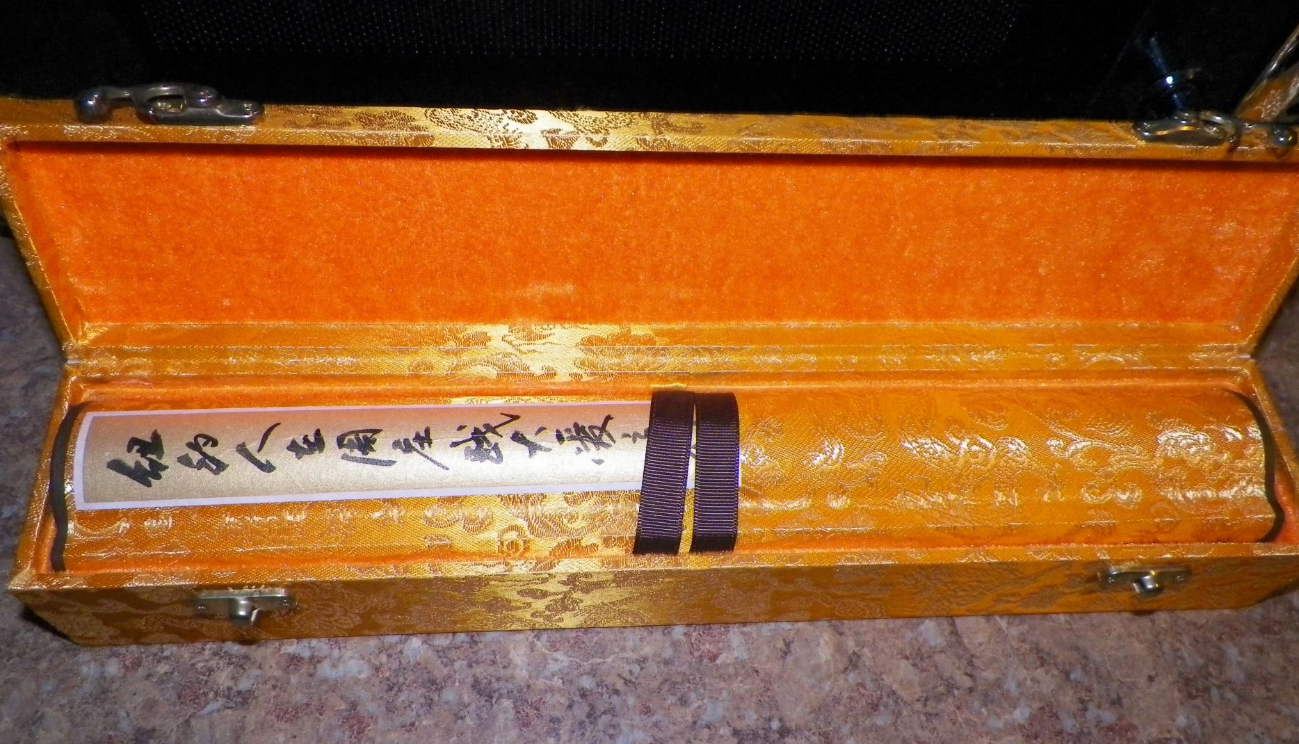 COLLECTIBLE SCROLL CHINESE 81 INCHES 15 INCHES SIDES 1AAA.JPG